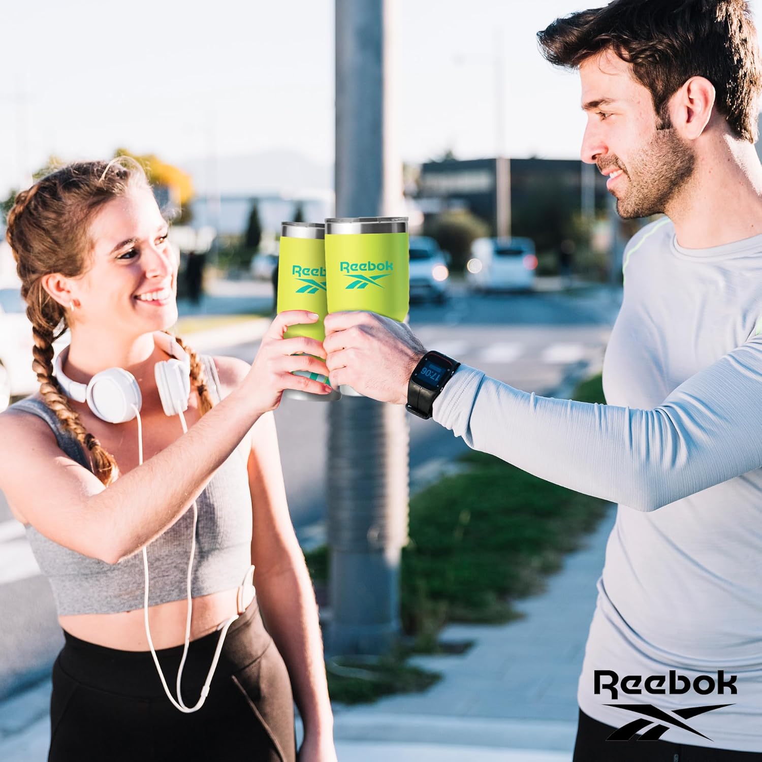 Reebok Lifestyle – Vaso de acero inoxidable a prueba de fugas, con doble pared aislada al vacío, taza de viaje con tapa y popote para bebidas
