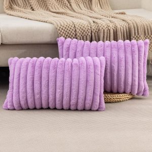 ZLINA Juego de 2 fundas de cojín decorativas de felpa de pelo sintético a rayas para sofá, dormitorio, sala de estar (12 x 20 pulgadas, morado claro) ZLINA Juego de 2 fundas de cojín decorativas de felpa de pelo sintético a rayas para sofá, dormitorio, sala de estar (12 x 20 pulgadas, morado claro)