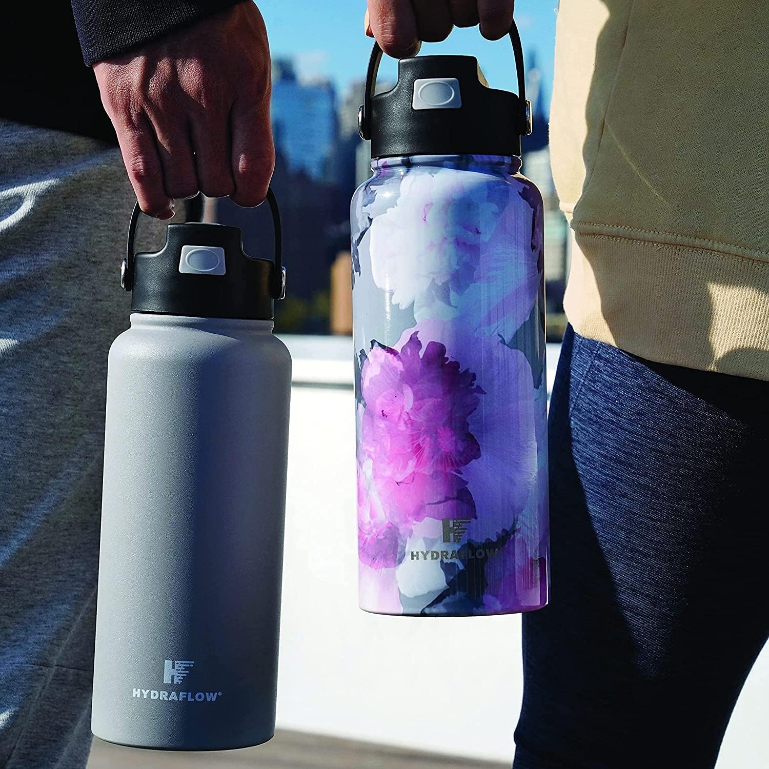 Hydraflow Hybrid – Botella de agua de triple pared aislada al vacío con pajilla abatible (34 onzas, blanco polvo), termo de metal de acero