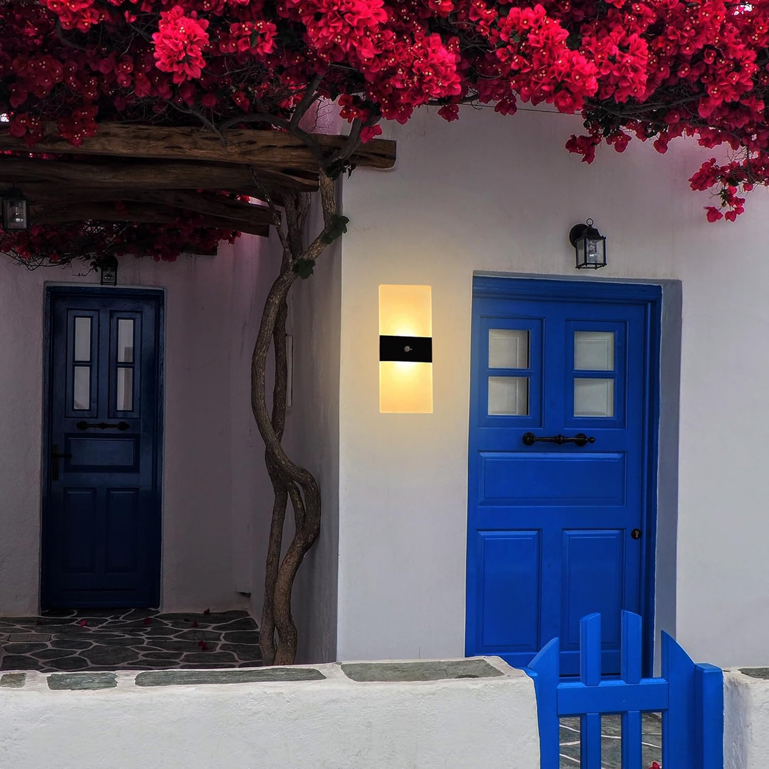 FelRelWel Apliques de pared con control de sensor, 2 lámparas de pared LED acrílicas para sala de estar, pasillo, patio, jardín, batería USB