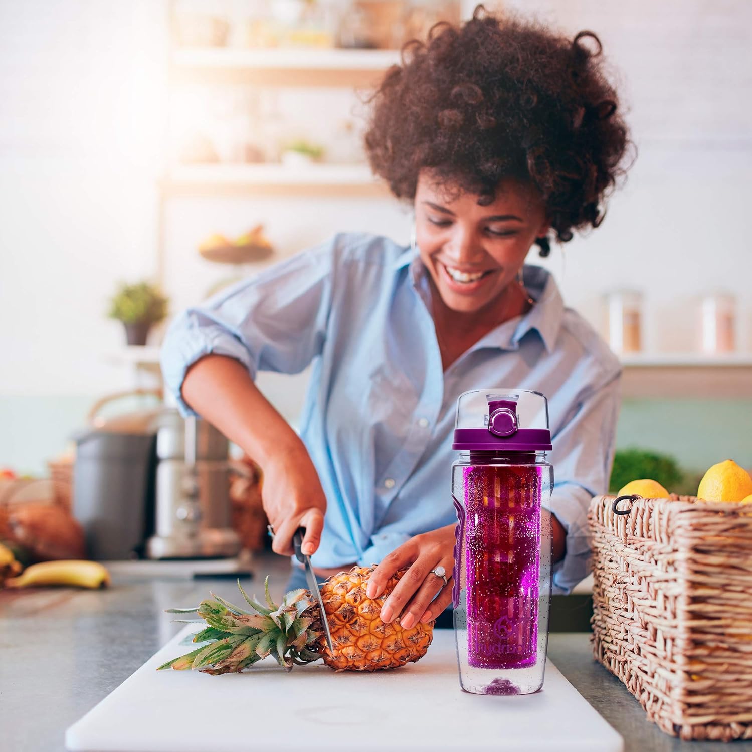 Hydracy Botella deportiva de agua infusora de frutas, de 32 onzas líquidas, barra de infusión de longitud completa, marca de tiempo y funda aislante