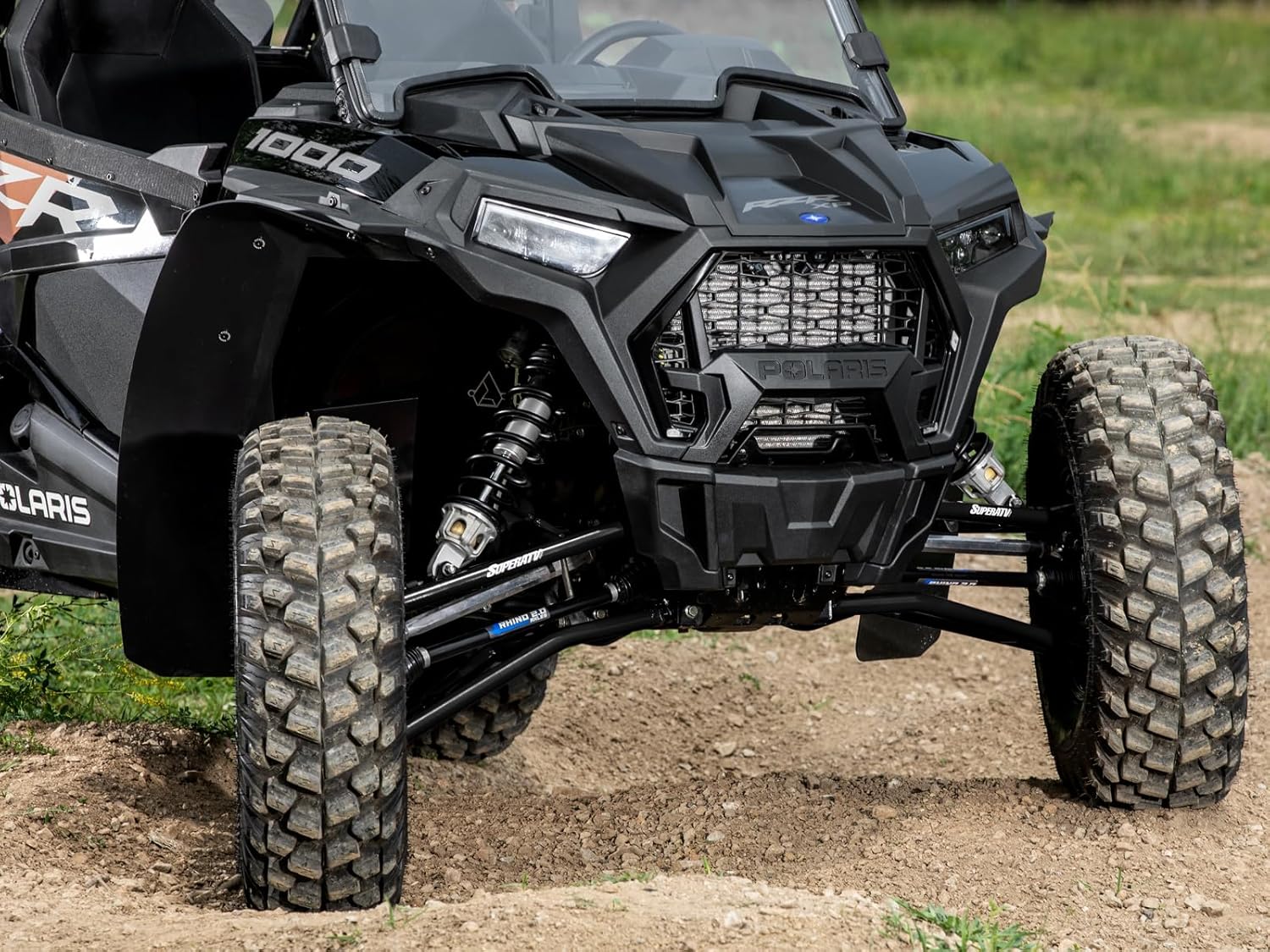 SuperATV Brazos A de desplazamiento delantero de 1.5 pulgadas para Polaris RZR XP 1000  XP 4 1000 2014-2021  Se adapta a neumáticos más grandes