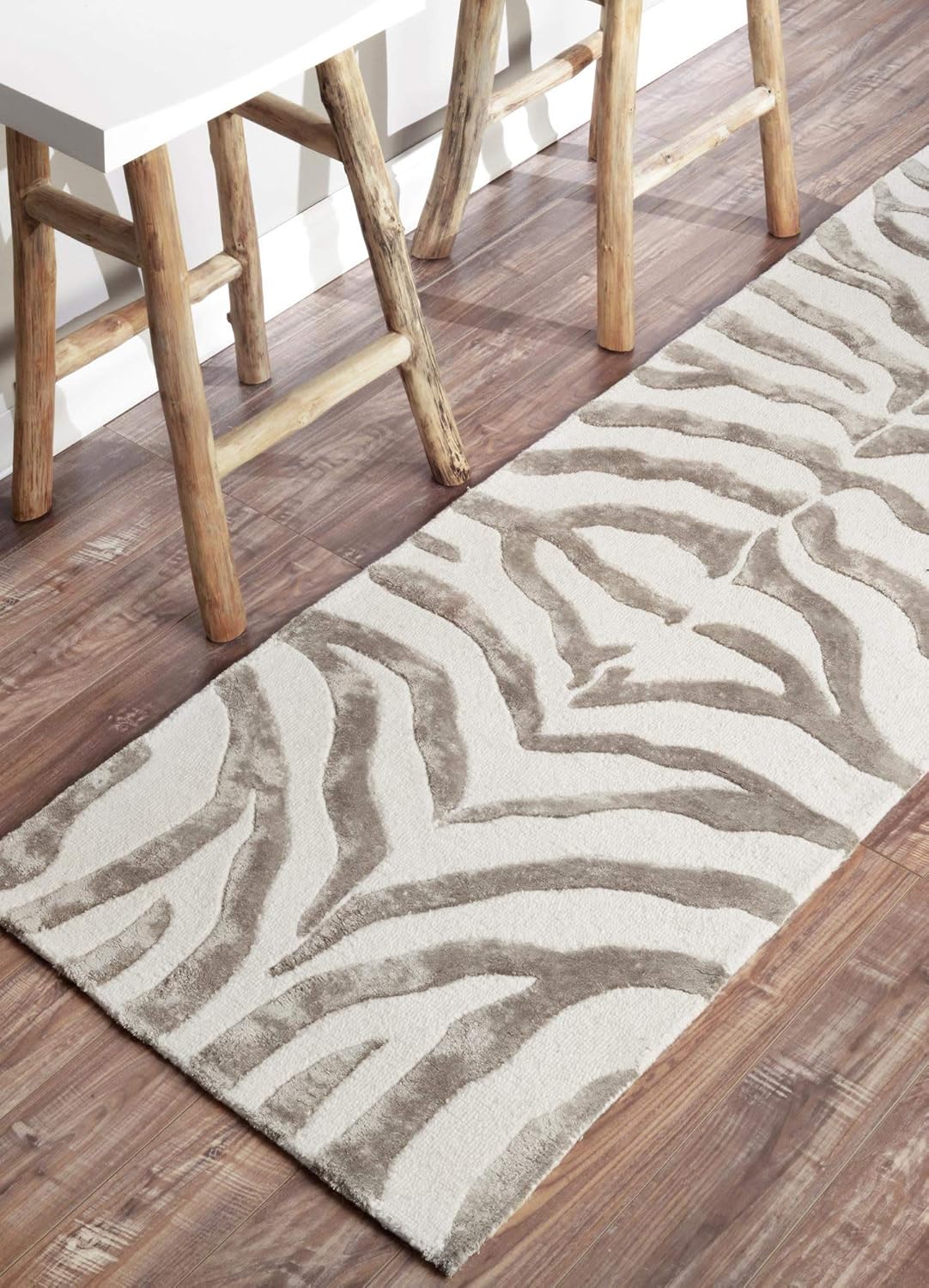nuLOOM Alfombra decorativa de cebra de felpa copetuda a mano, 2 x 3, gris