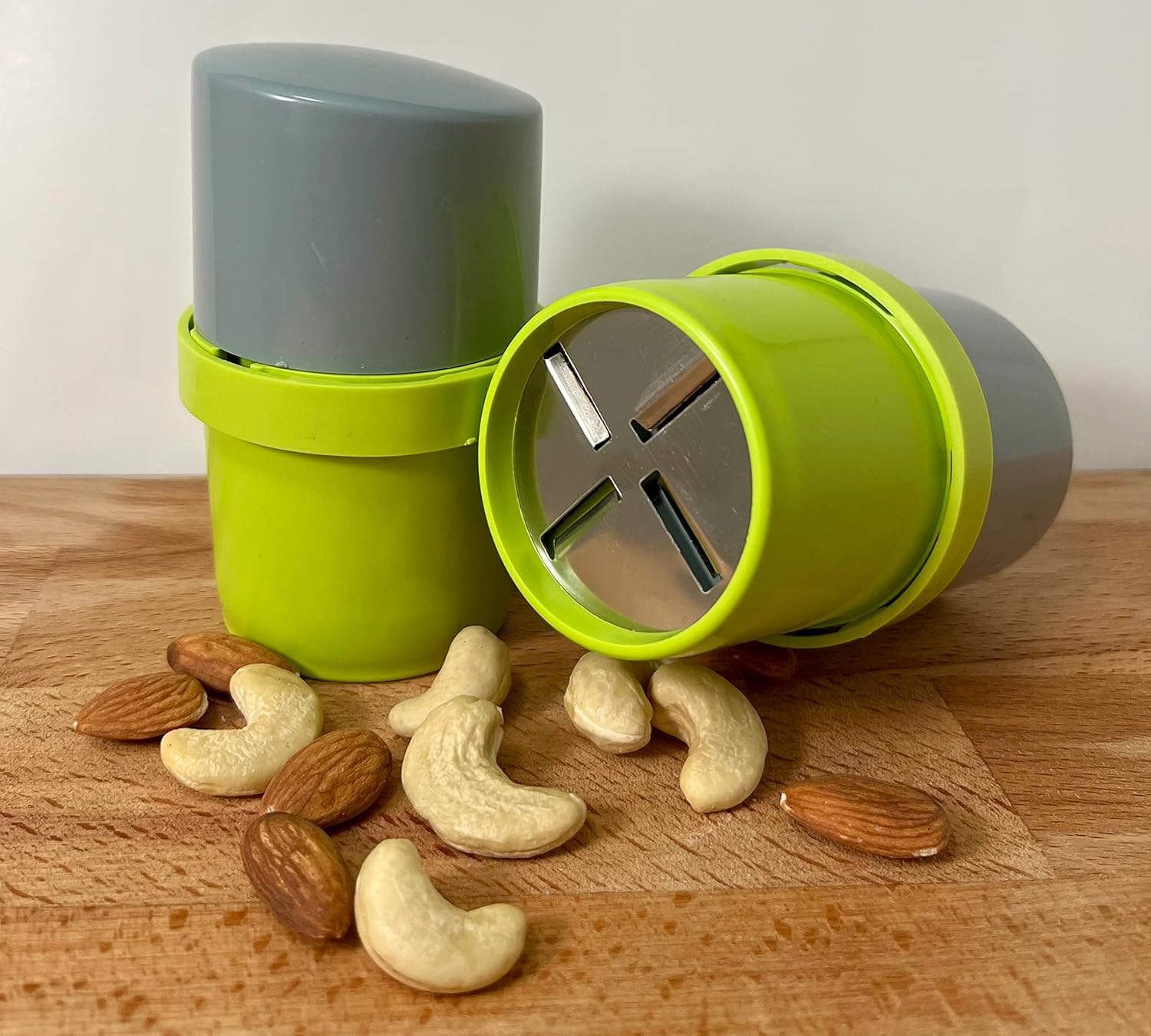 Picador de nueces, molinillo, rebanador y cortador de frutas secas perfecto para aderezos y adornar batidos, ensaladas, postres, sopas. Ideal para