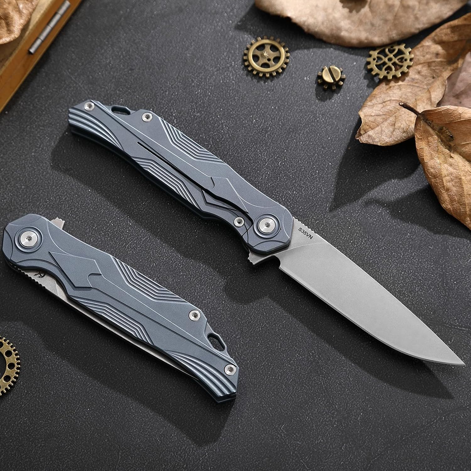 Cuchillo plegable de bolsillo EDC, cuchillo plegable de hoja S35VN, mango de titanio azul, construcción de bloqueo forrado, adecuado para hombres y
