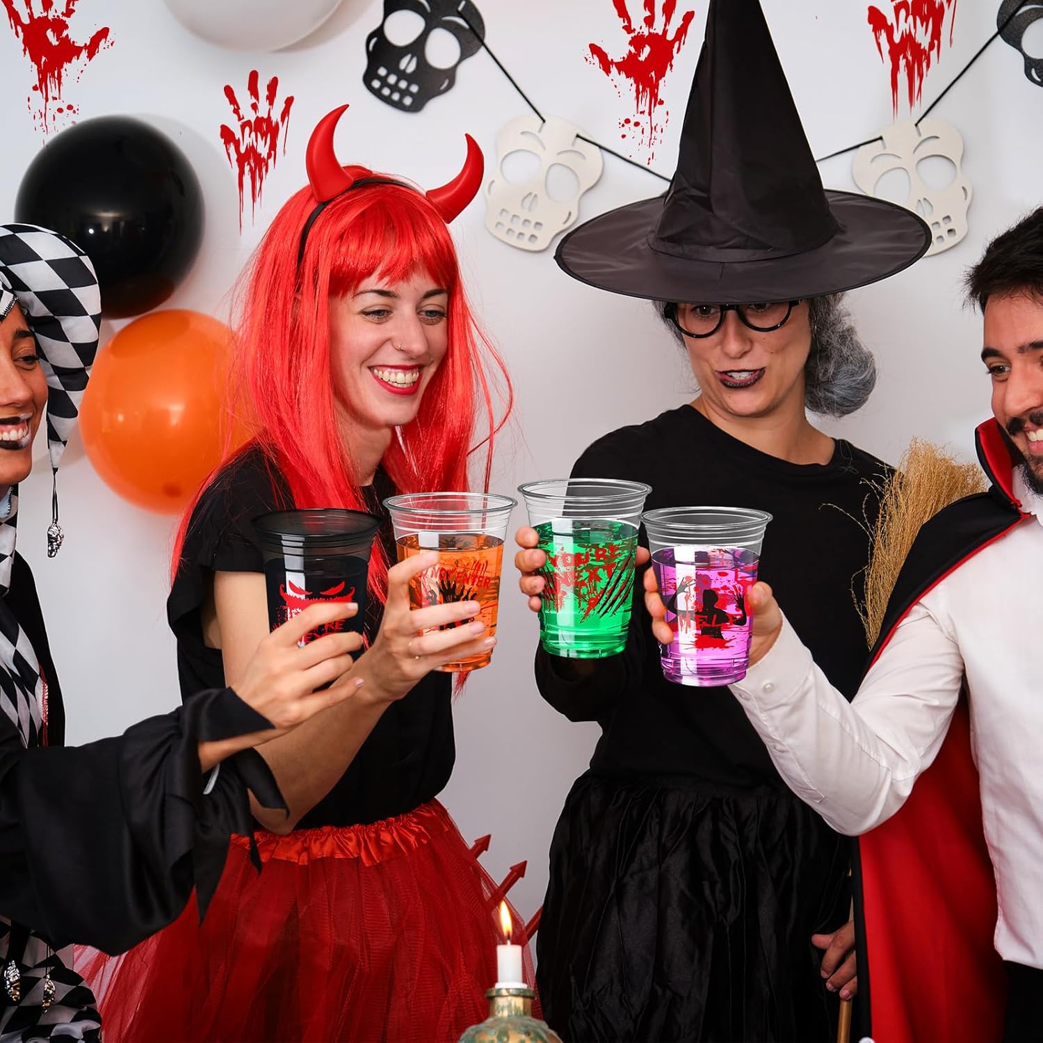 Sliner Paquete de 120 tazas de Halloween de 16 onzas con estampado de sangre de plástico con estampado de mano sangrienta, vasos desechables para