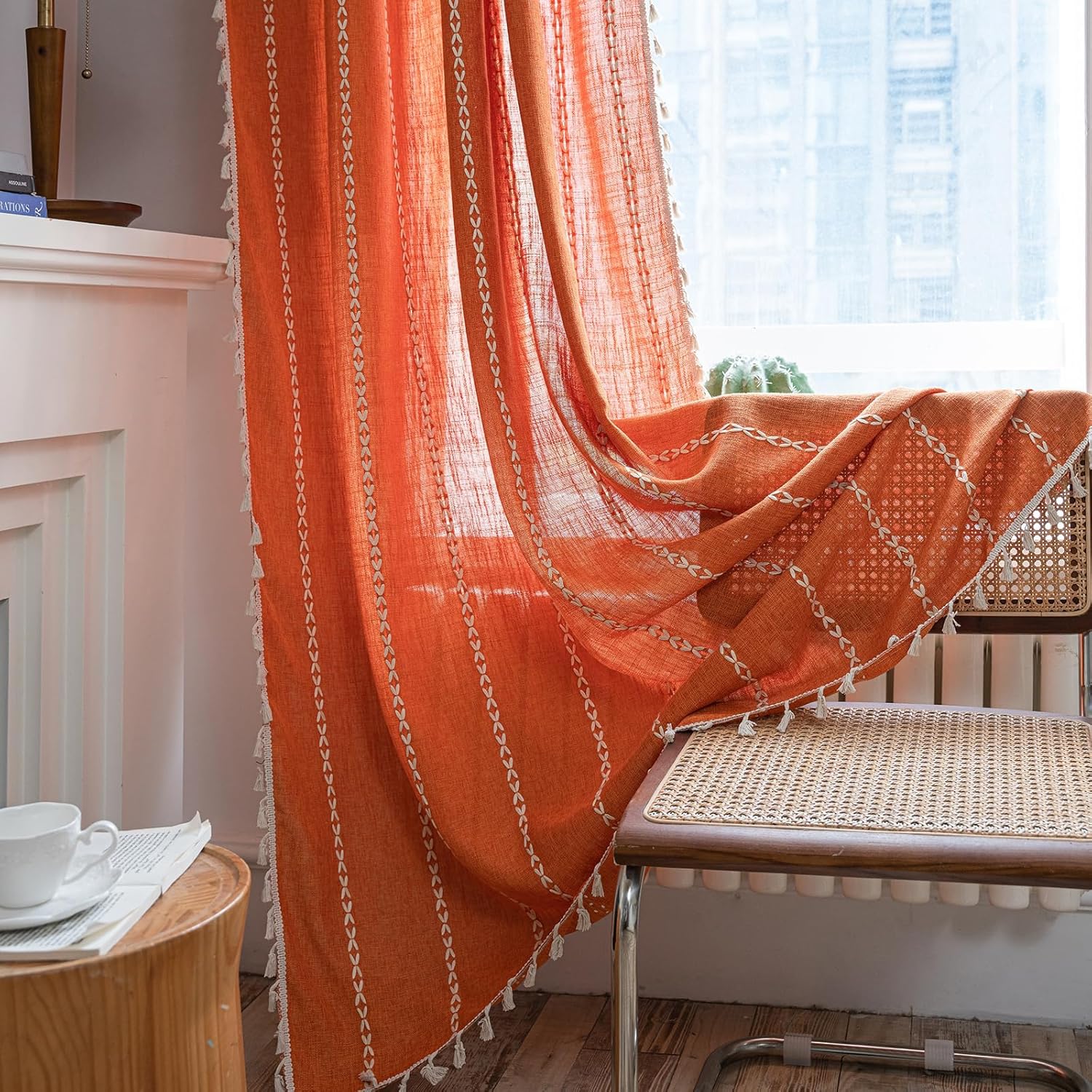 2 paneles de cortinas bohemias bordadas de lino de 63 pulgadas de largo para sala de estar, cortinas de granja filtrantes de luz naranja para