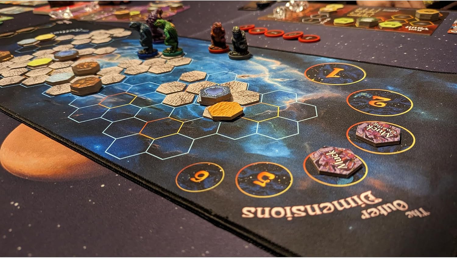 Devious Weasel Games Cosmic Frog Find Muck Expansion – Juegos de comadreja desviada, añade combate mental, tierras y sistema de chips, edades
