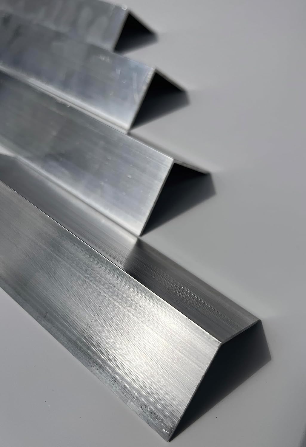 Aluminio 6063 Ángulo, 1″ x 1″ “x 24″, 116” Ancho