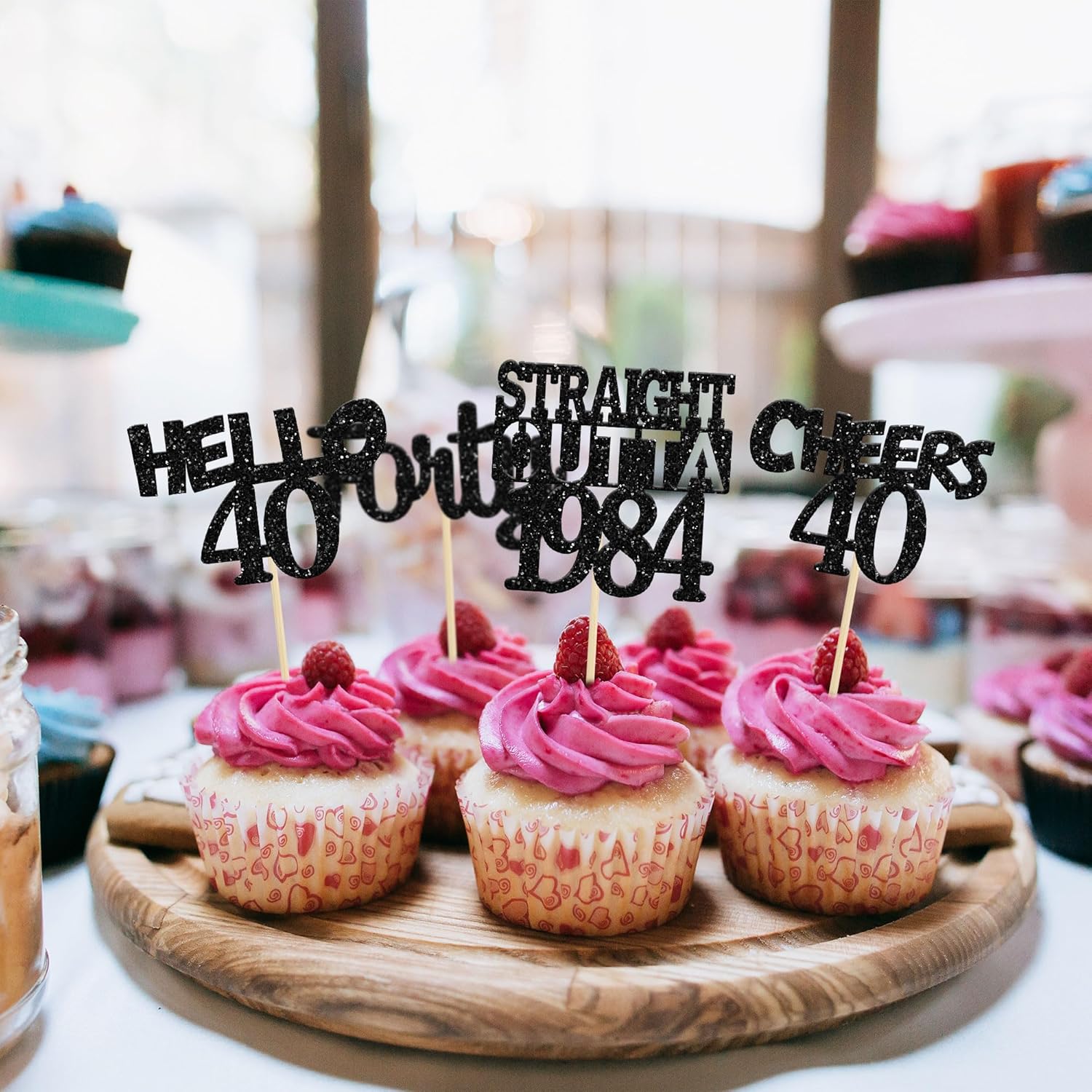 Gyufise Paquete de 24 adornos negros con purpurina para cupcakes de 40 cumpleaños con purpurina de cuarenta rectas Outta 1984 Hello 40 Cupcake Picks