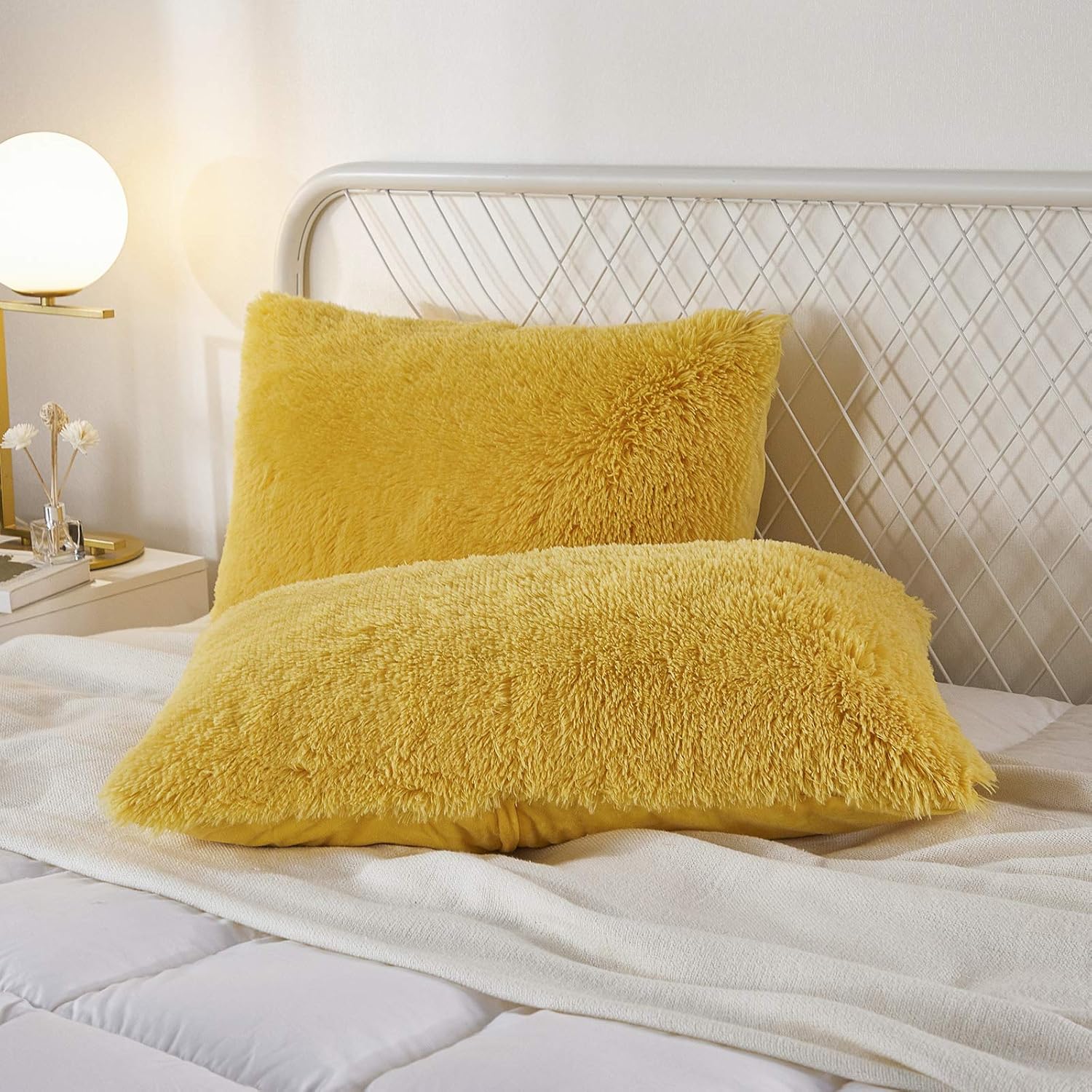 Uhamho Juego de 2 fundas de almohada de piel sintética de terciopelo suave, fundas de almohada decorativas con cierre de cremallera (amarillo limón,