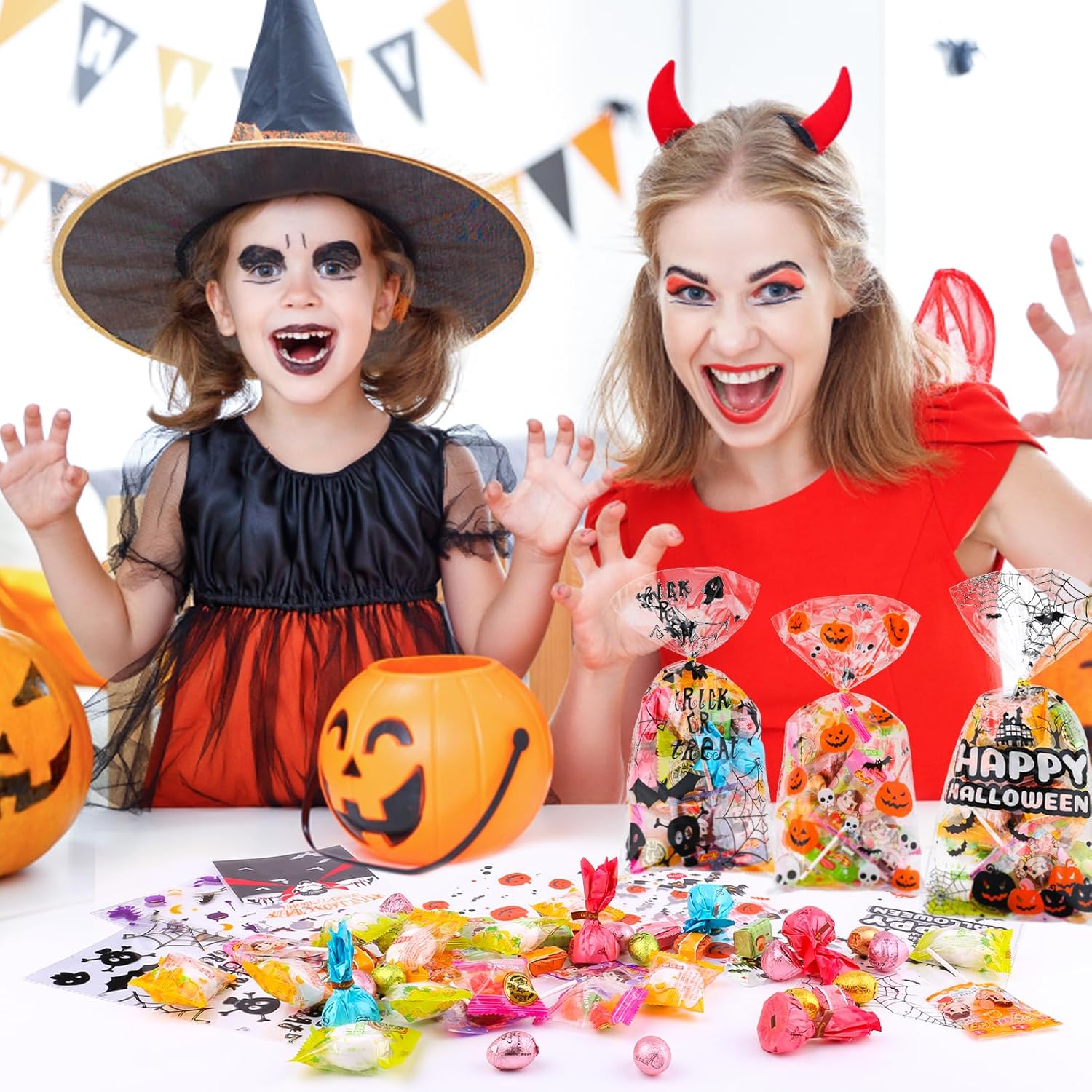 180 bolsas de celofán de Halloween, bolsa de plástico transparente para dulces con lazos dorados para fiestas de Halloween