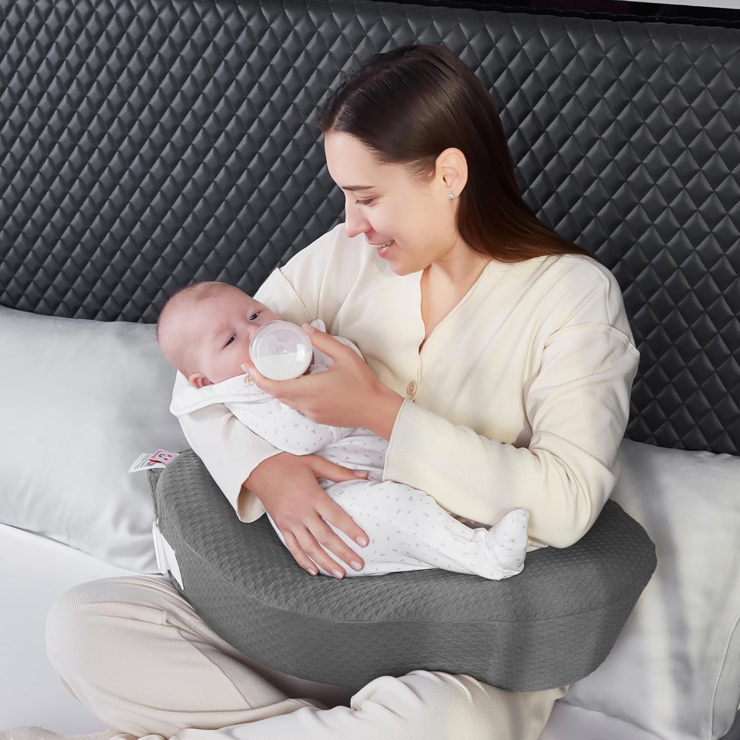 Almohada de lactancia – Deluxe Original para lactancia materna, alimentación con biberón, soporte ergonómico esencial para mamá y bebé – Correa