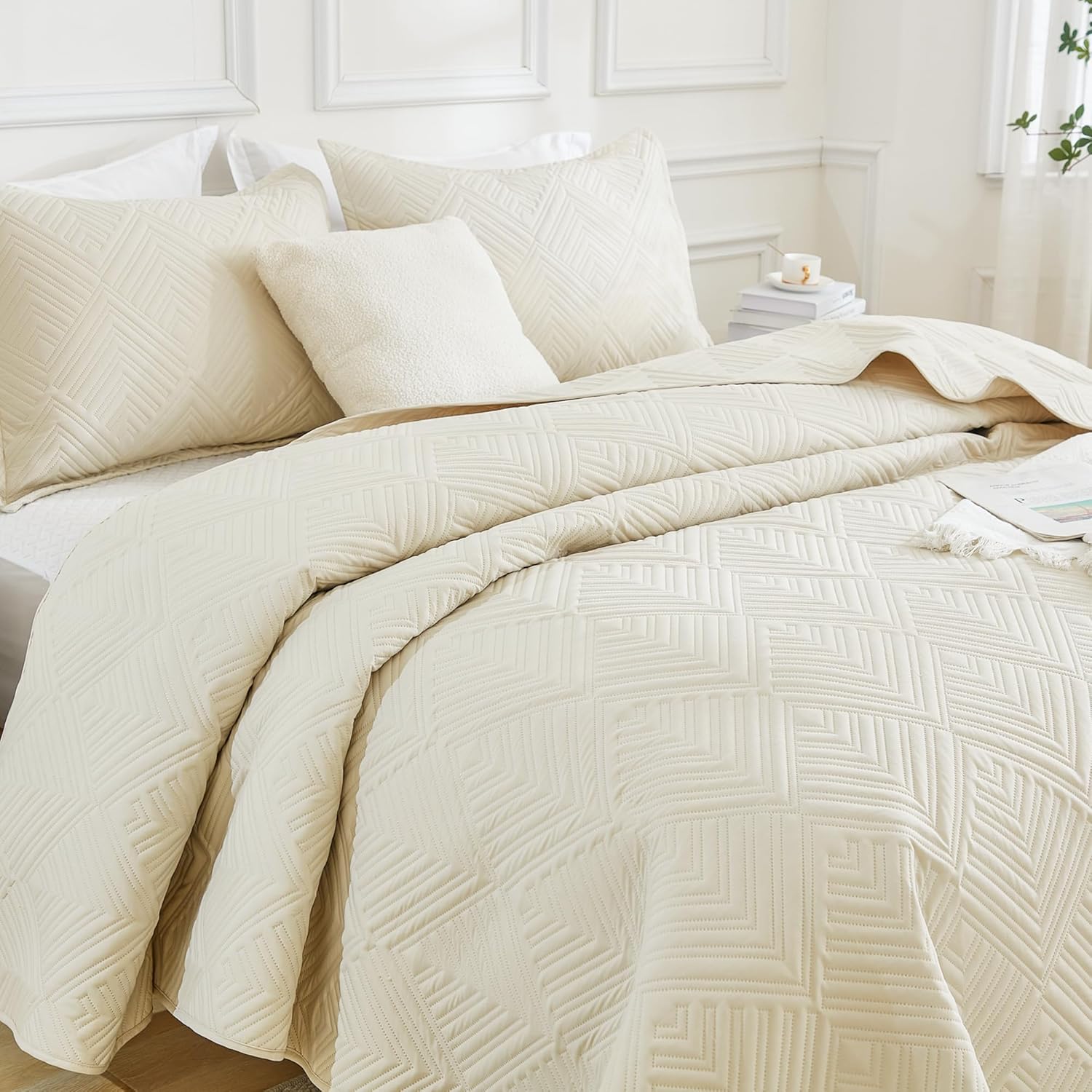 Andency Juego de edredón de 3 piezas tamaño California King, color beige, ropa de cama de verano suave y ligera, con patrón geométrico clásico color