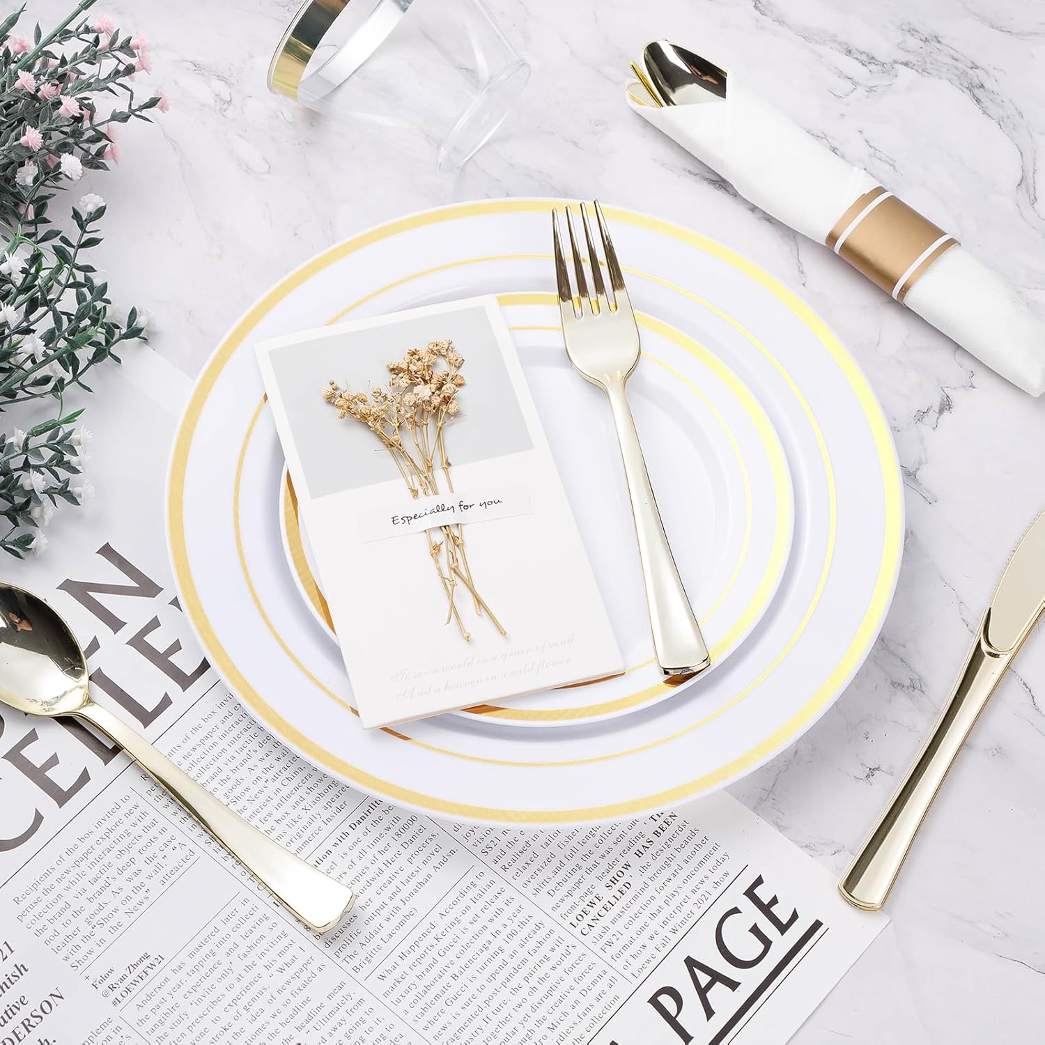 BESTVIP Juego de vajilla de plástico dorado de 175 piezas, platos de fiesta desechables para 25 invitados, incluye 50 platos de plástico, 25