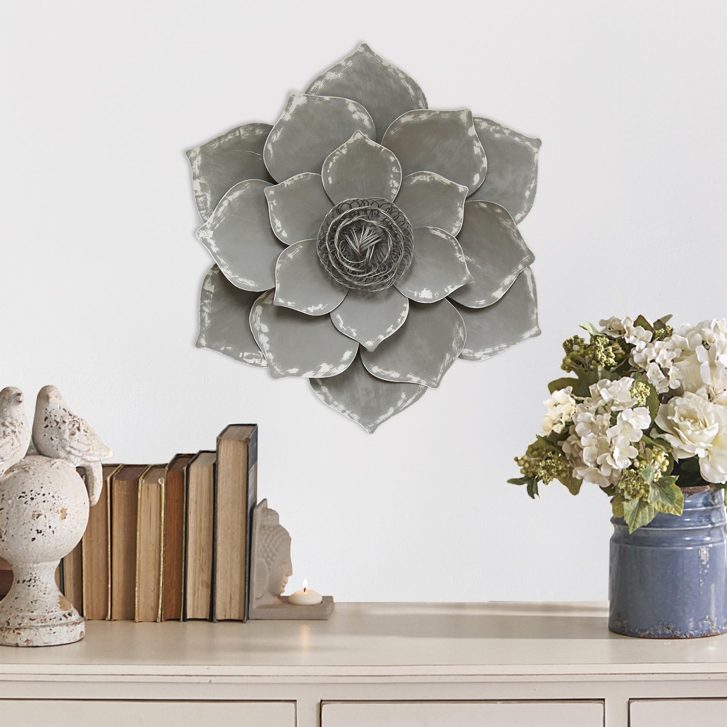 Stratton Home Decor S07656 Lotus – Decoración de pared, 19.69 pulgadas de ancho x 2.56 pulgadas de profundidad x 19.69 pulgadas de alto, gris