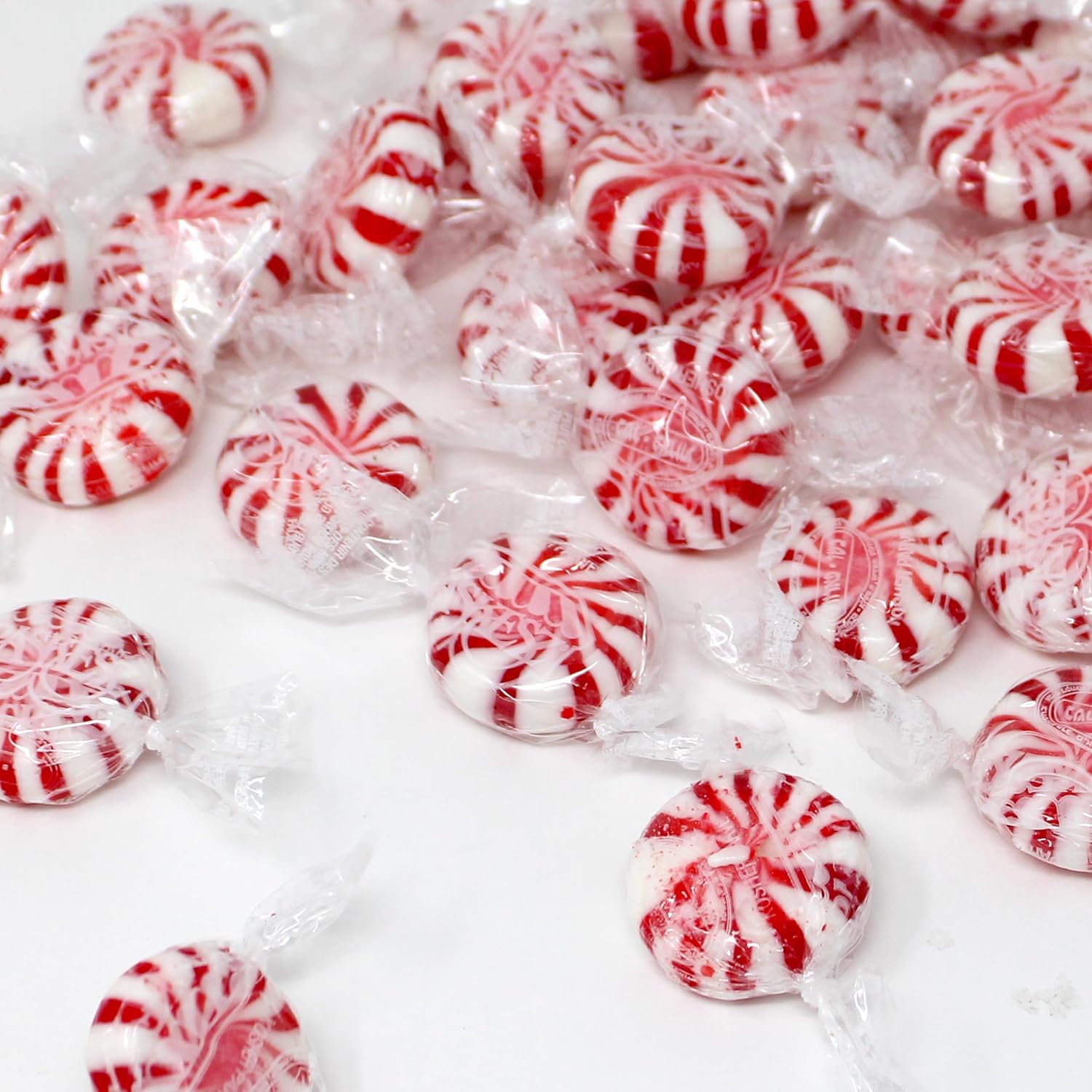 Caramelos de menta envueltos individualmente, caramelos de menta y menta kosher a granel, 56 unidades de caramelo duro de menta rojo y blanco,
