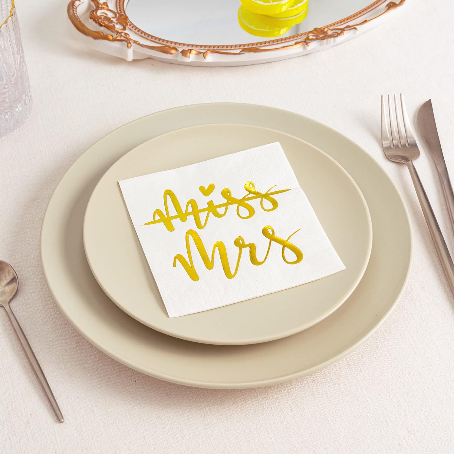 Servilletas de boda Miss to Mrs para despedida de soltera, postre, cóctel, servilletas de papel desechable para fiesta de compromiso, 55 unidades