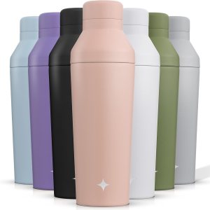 JoyJolt Botella coctelera con triple aislamientoproteínas. Vaso agitador de 20 onzas con tapa de medición de alcohol y tapa jigger. Botellas de JoyJolt Botella coctelera con triple aislamientoproteínas. Vaso agitador de 20 onzas con tapa de medición de alcohol y tapa jigger. Botellas de