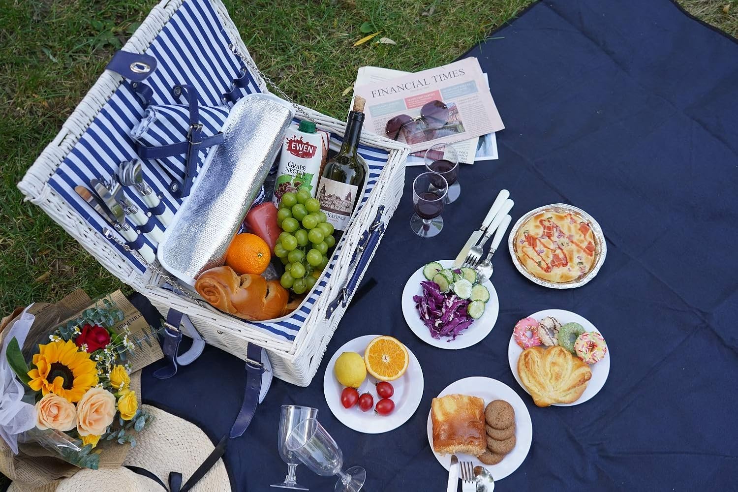 Cesta de picnic de sauce para 4 personas, juego de cestas de mimbre grandes con compartimento térmico grande, manta de forro polar con respaldo