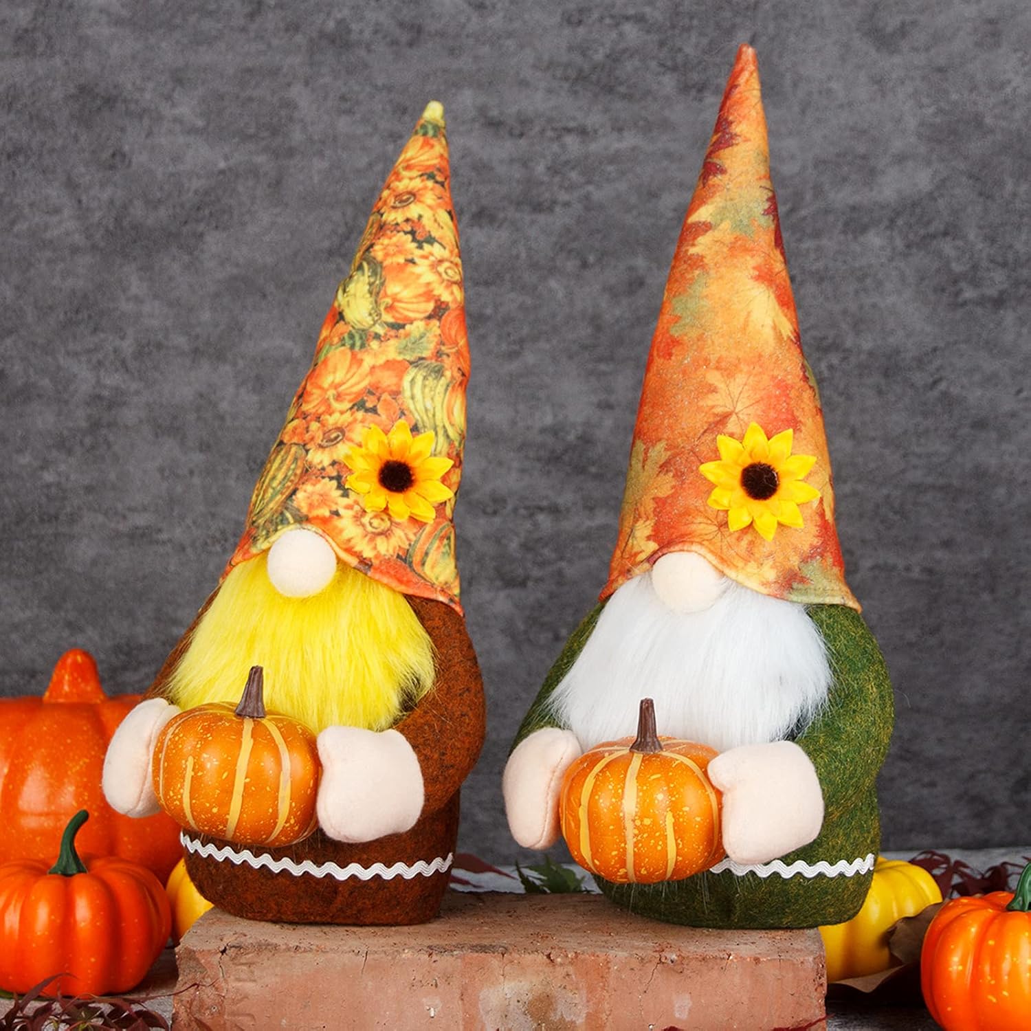 2 gnomos de otoño, hechos a mano, gnomos suecos Tomte que sostienen una calabaza, gnomos de Acción de Gracias, figuras de Tomte de otoño, decoración