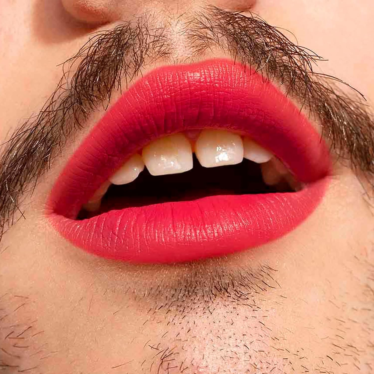 3INA The Lipstick 334 – Excelente selección de tonos – Acabados mate y brillantes – Altamente pigmentado y cómodo – Fórmula vegana y libre de