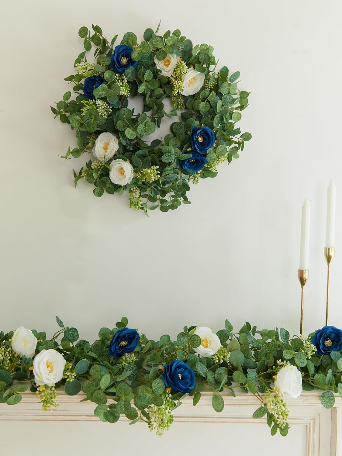 PARTY JOY Guirnalda de eucalipto con flores de 6.56 pies, 8 rosas azules y blancas, flores artificiales falsas, guirnalda de vides florales para