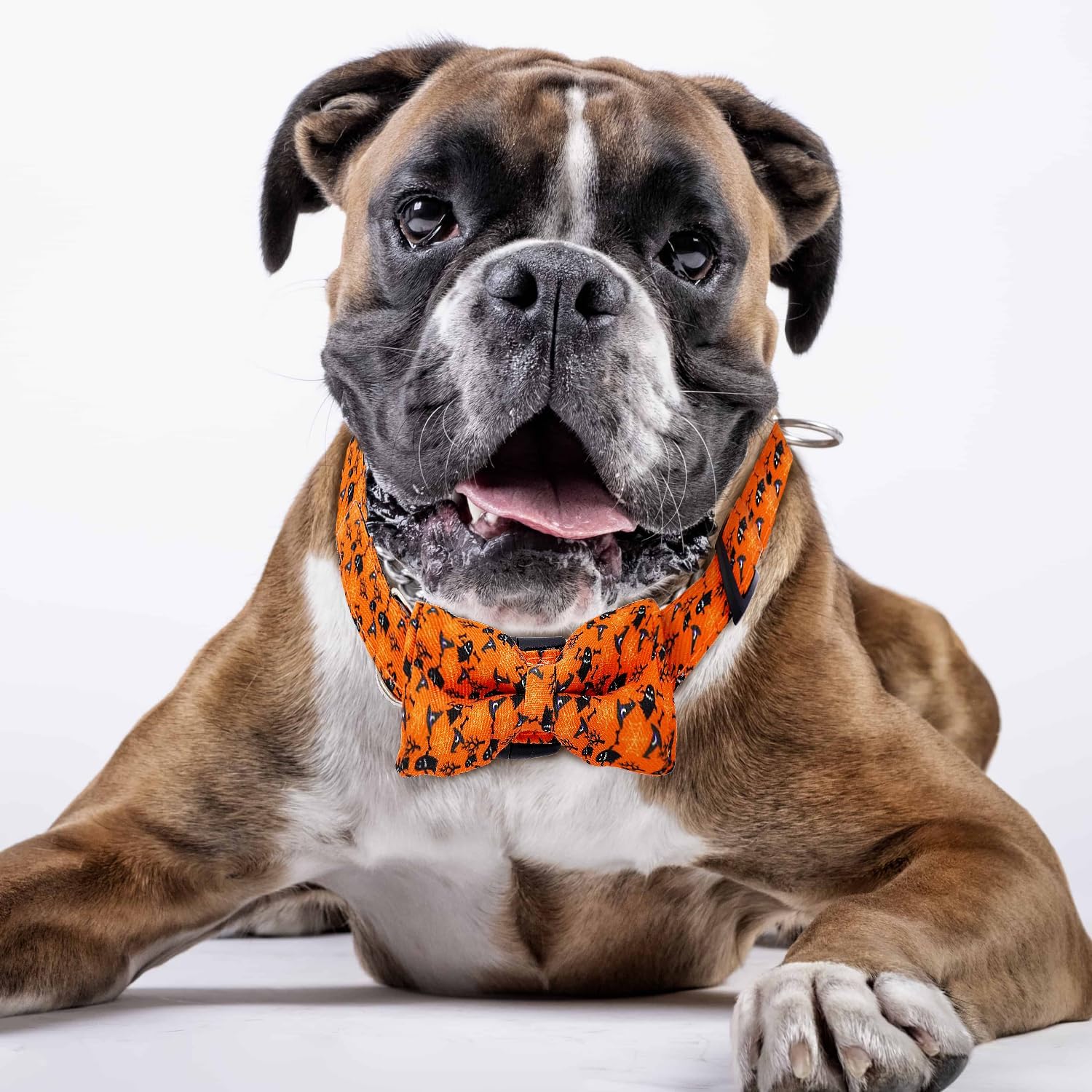 Collar de perro naranja de Halloween con patrones de fantasmas de Halloween, collares ajustables para perros con bonito corbatín, duradero y suave,