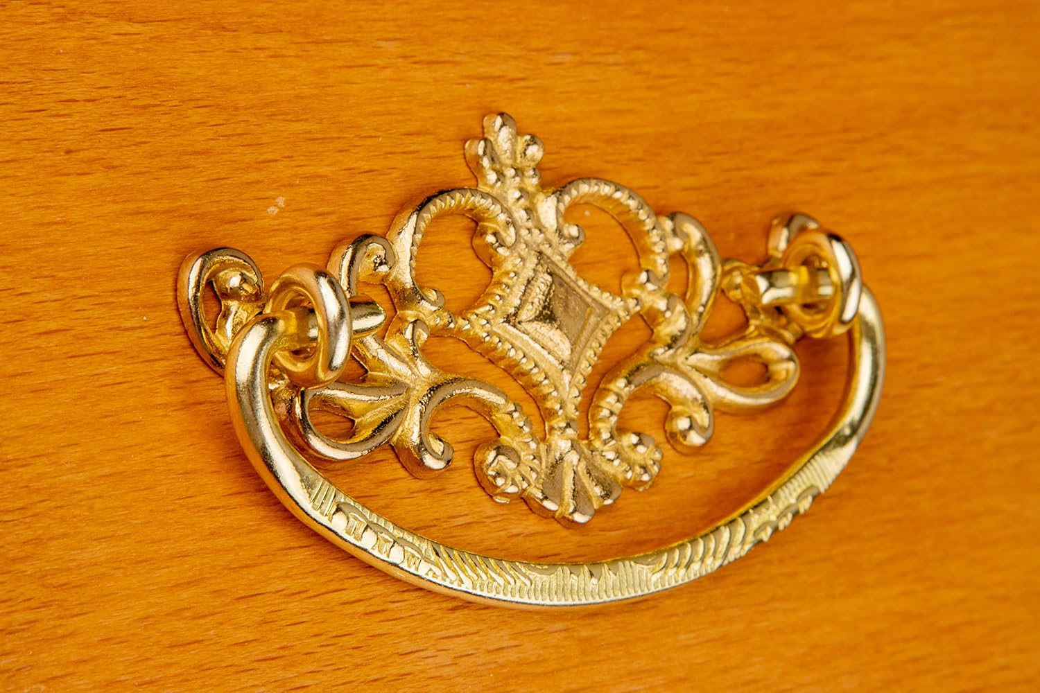 Tirador de fianza de latón fundido con diseño de corona victoriana  Centros 3 ” Mango para puerta de gabinete antigua, cajón de aparador, escritorio