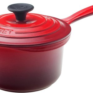 Le Creuset Cacerola de hierro fundido esmaltado con mango de hierro de 1-14 cuartos de galón, color cereza Le Creuset Cacerola de hierro fundido esmaltado con mango de hierro de 1-14 cuartos de galón, color cereza