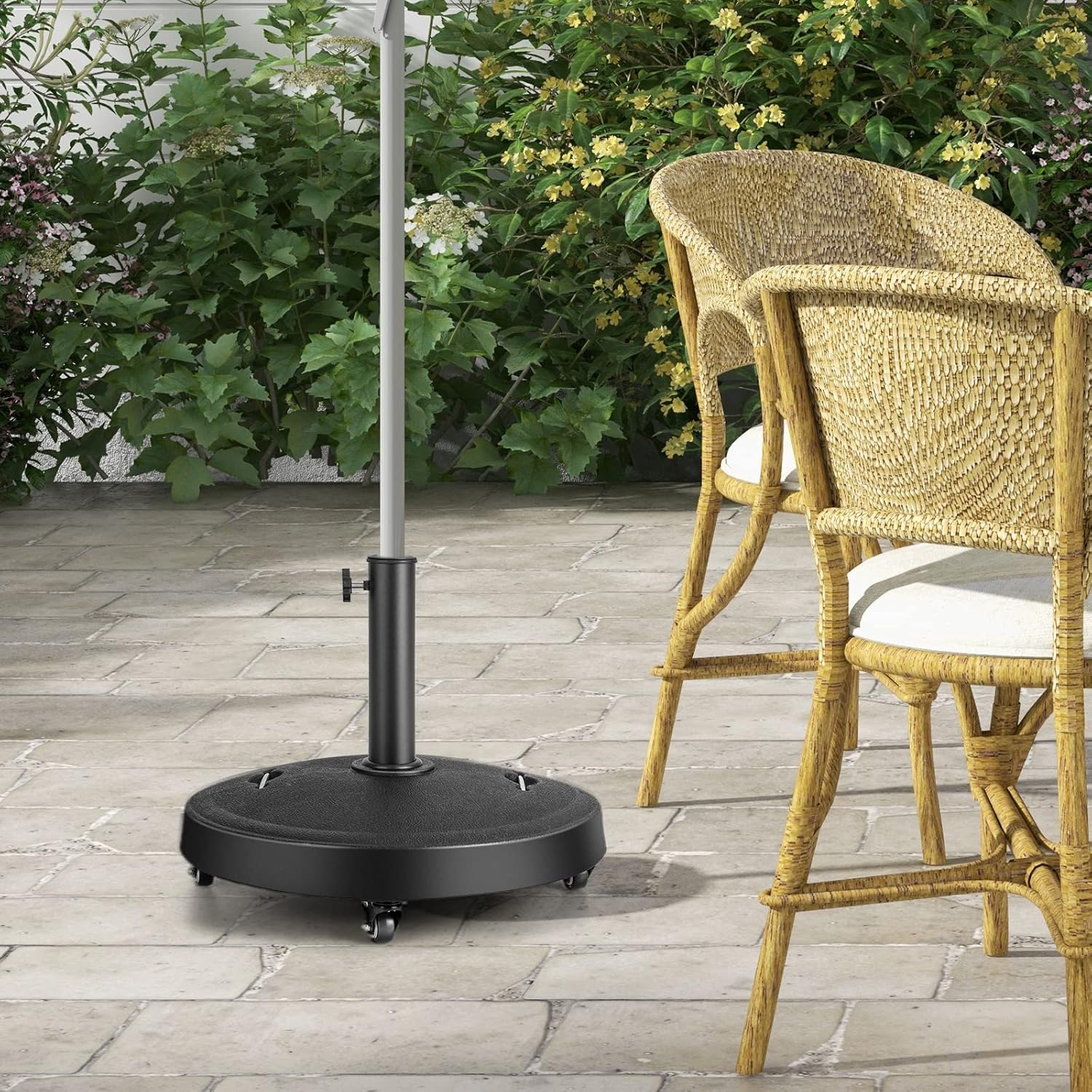 Giantex Base de paraguas con ruedas, soporte de paraguas resistente de 52 libras con 4 ruedas bloqueables y 2 asas para postes de 1.5 a 1.9