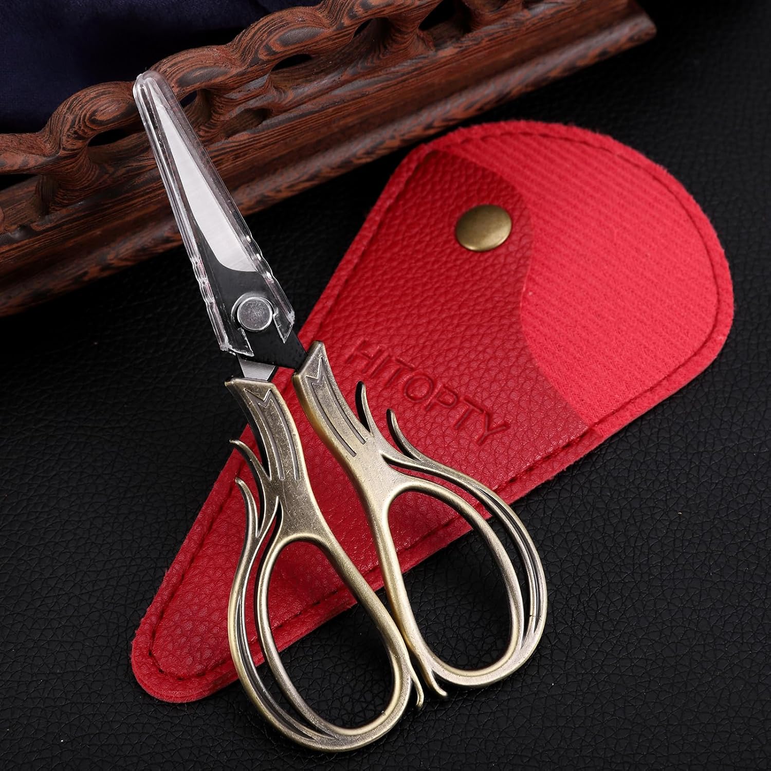 Tijeras pequeñas de tela con funda para costura artesanal, bordado, corte de hilo de aguja, 4.1 pulgadas, bronce
