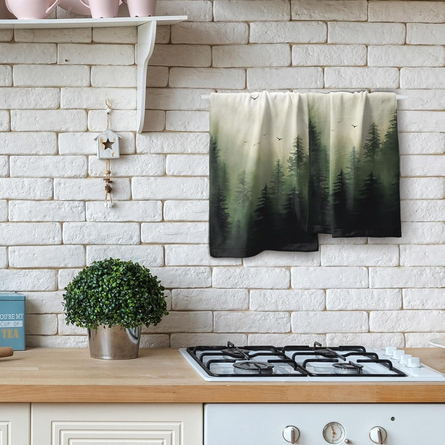 Green Misty Forest – Juego de 2 toallas de mano suaves para cara de invitados, decoración de baño, toallas finas para cocina y platos de té