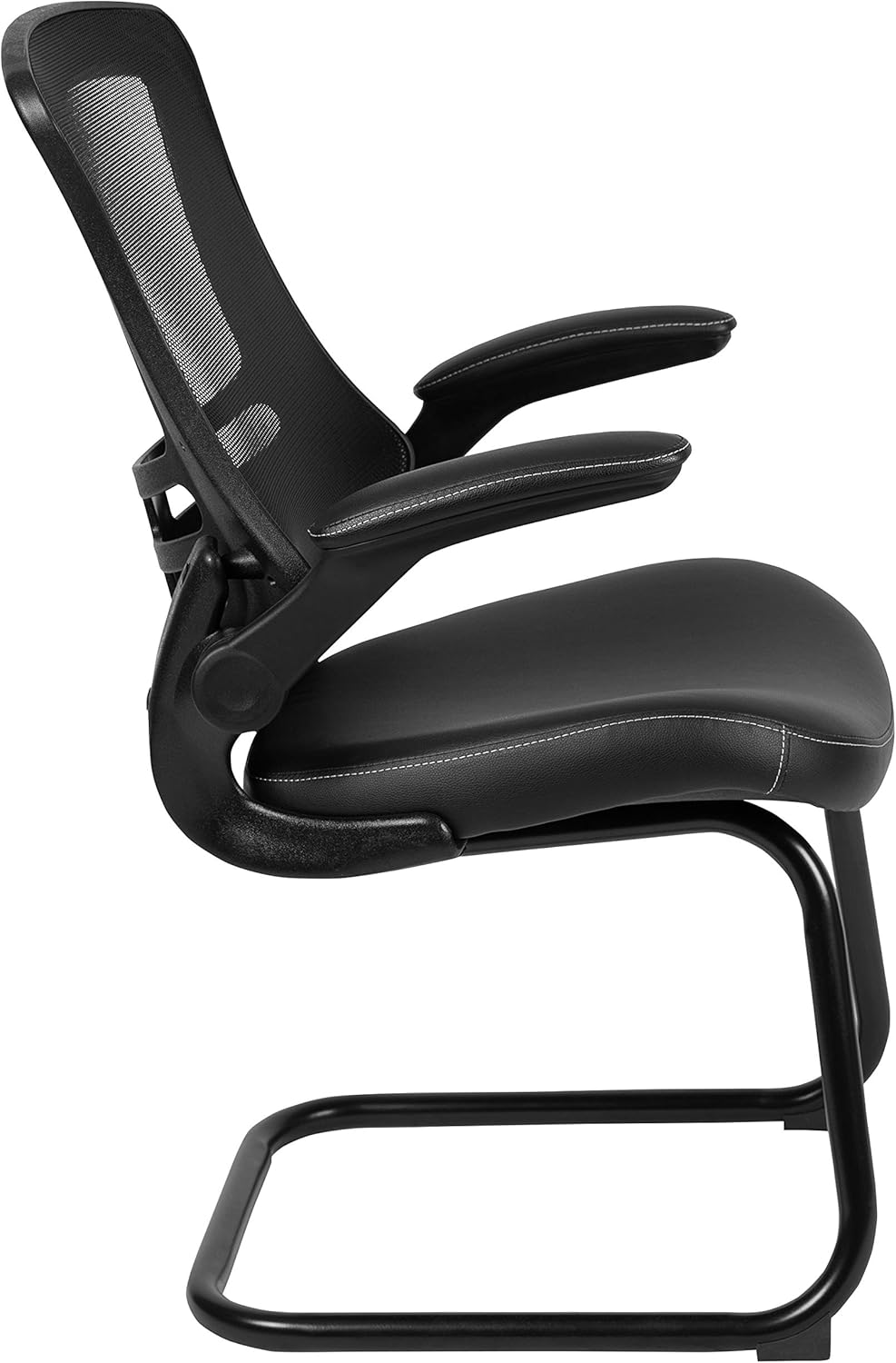 EMMA + OLIVER Silla de recepción lateral con base de trineo de malla negra con asiento LeatherSoft y brazos abatibles