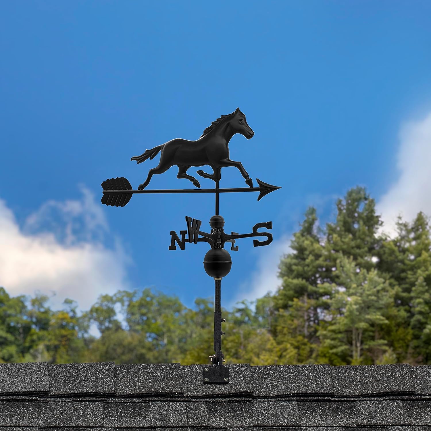 Modern Farmhouse-Inspired Trotting Horse Veleta de tamaño estándarmatrimonial – Acabado negro por Good Directions