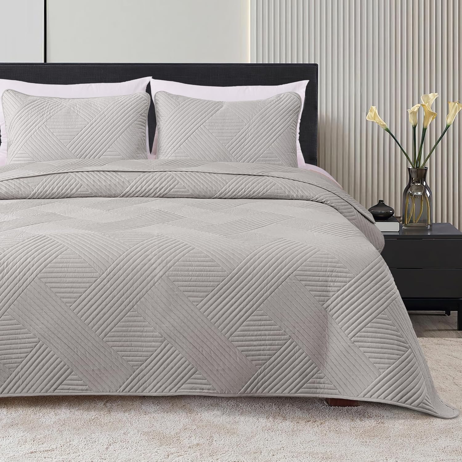 Whale Flotilla Juego de edredón tamaño individual, colcha suave y ligera con patrón en relieve, juegos de ropa de cama con funda de almohada, funda