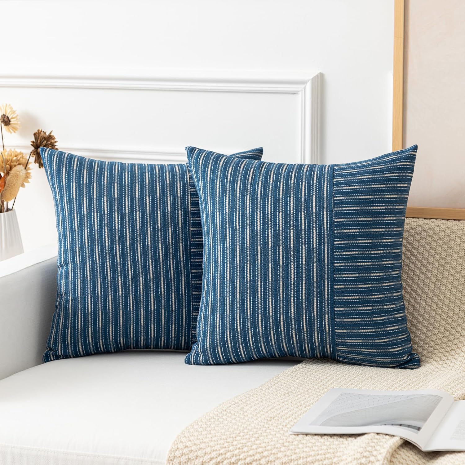Kevin Textile – Juego de 2 fundas de almohada decorativas de lino a rayas de color azul marino y beige, 24 x 24 pulgadas, para sofá o dormitorio