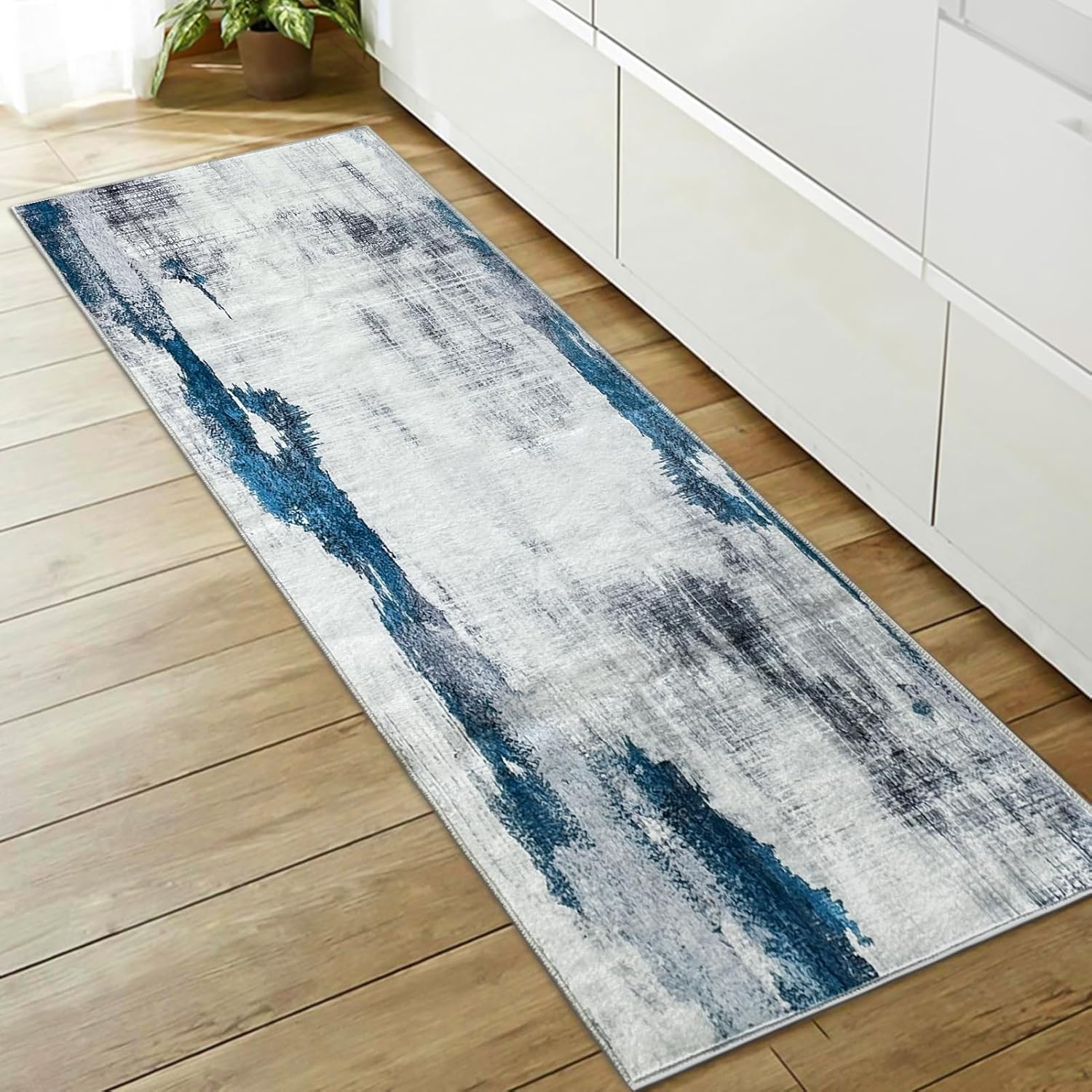 OIGAE Alfombra lavable de 2 x 6 pies, alfombra larga abstracta moderna para pasillo de cocina con parte trasera antideslizante, alfombra para