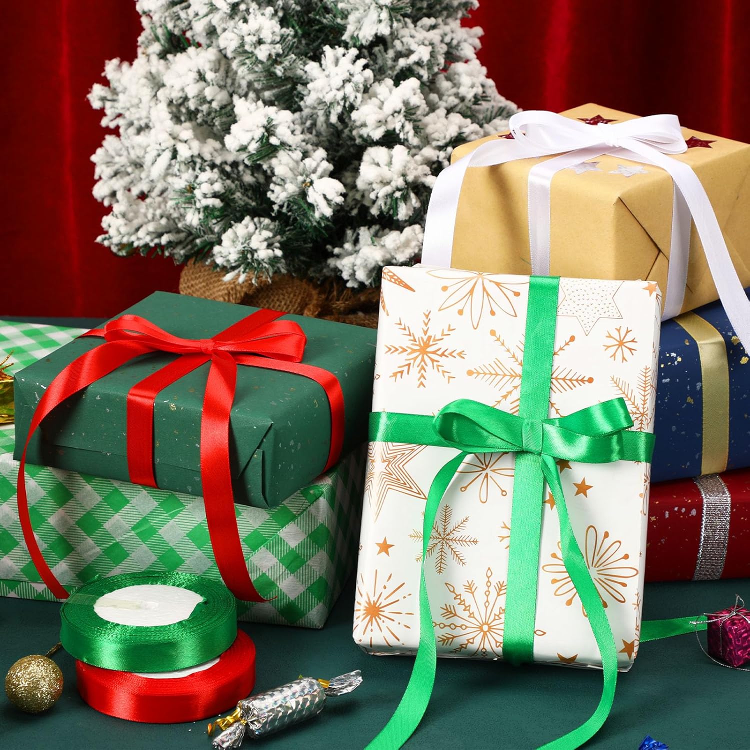 DECYOOL – 4 rollos de cintas navideñas de satén de 100 yardas de 0.591 in de ancho, para envolver regalos y decoración de Navidad, color rojo y verde