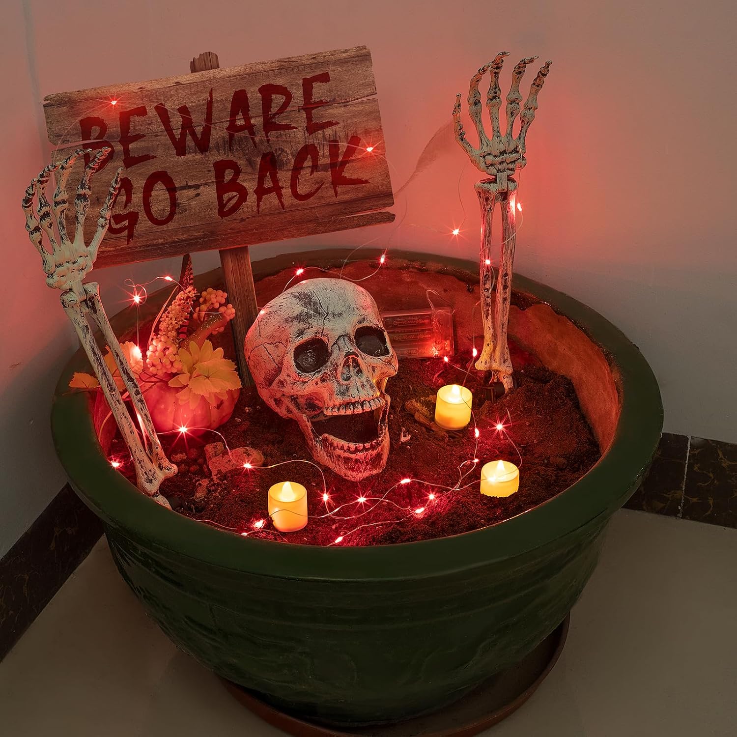 BAYSING Decoraciones de Halloween al aire libre, estacas de esqueleto, cabeza de calavera aterradora realista y brazos con cuervo para patio,