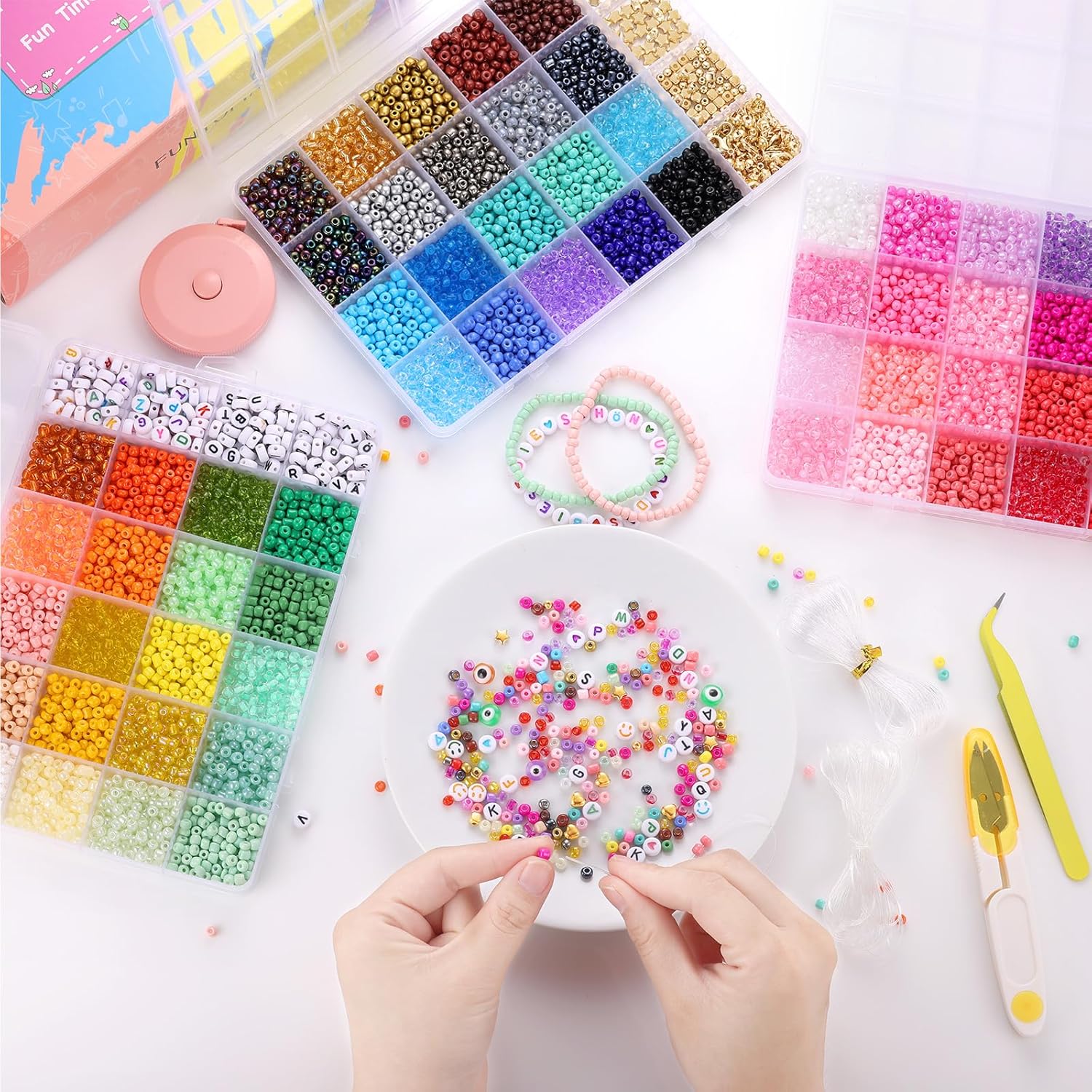 Funtopia Más de 7800 cuentas de semillas para la fabricación de joyas, 60 colores pequeñas de cuentas de vidrio para pulseras, kit de pulsera de la