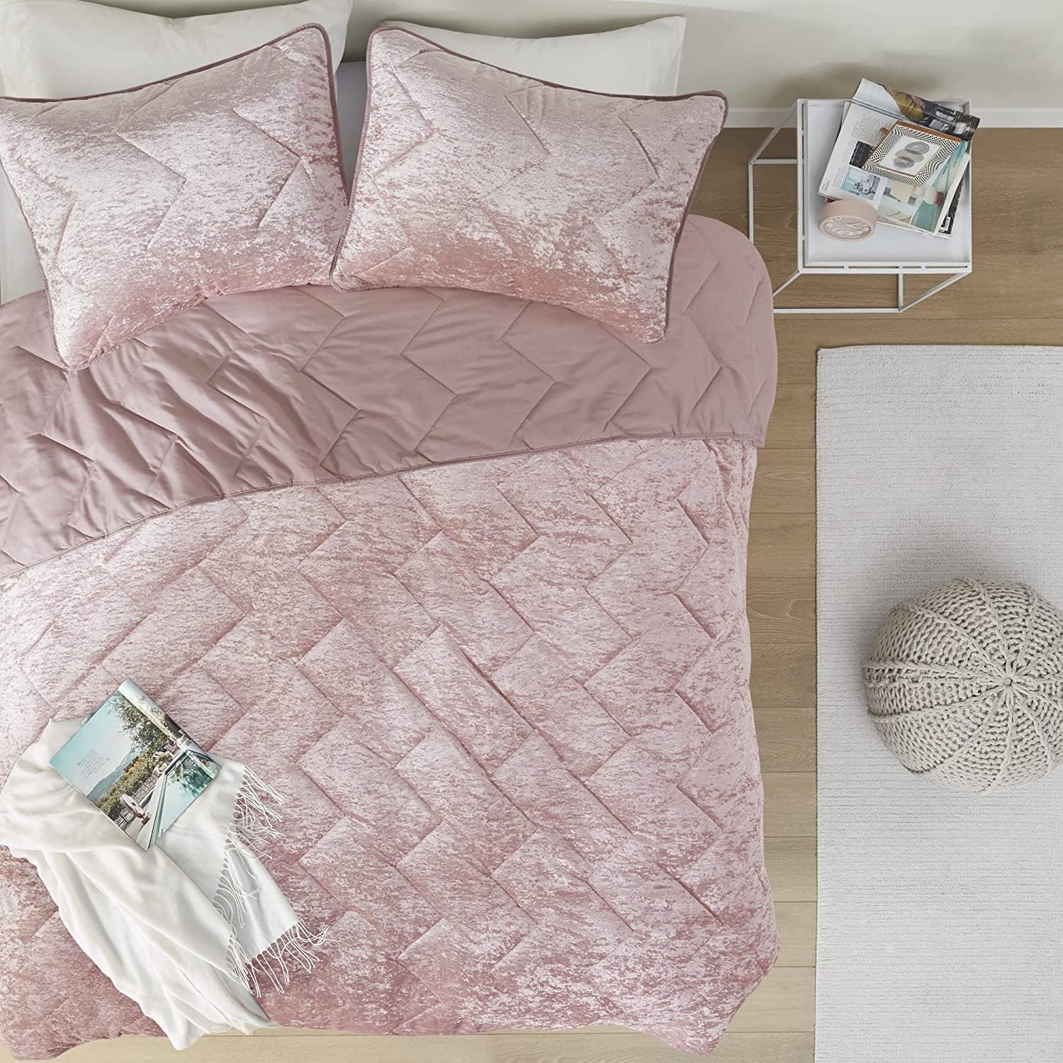 Comfort Spaces Juliette Luxe – Juego de edredón de terciopelo suave, microfibra inversa ligera para todas las estaciones, fundas a juego, tamaño