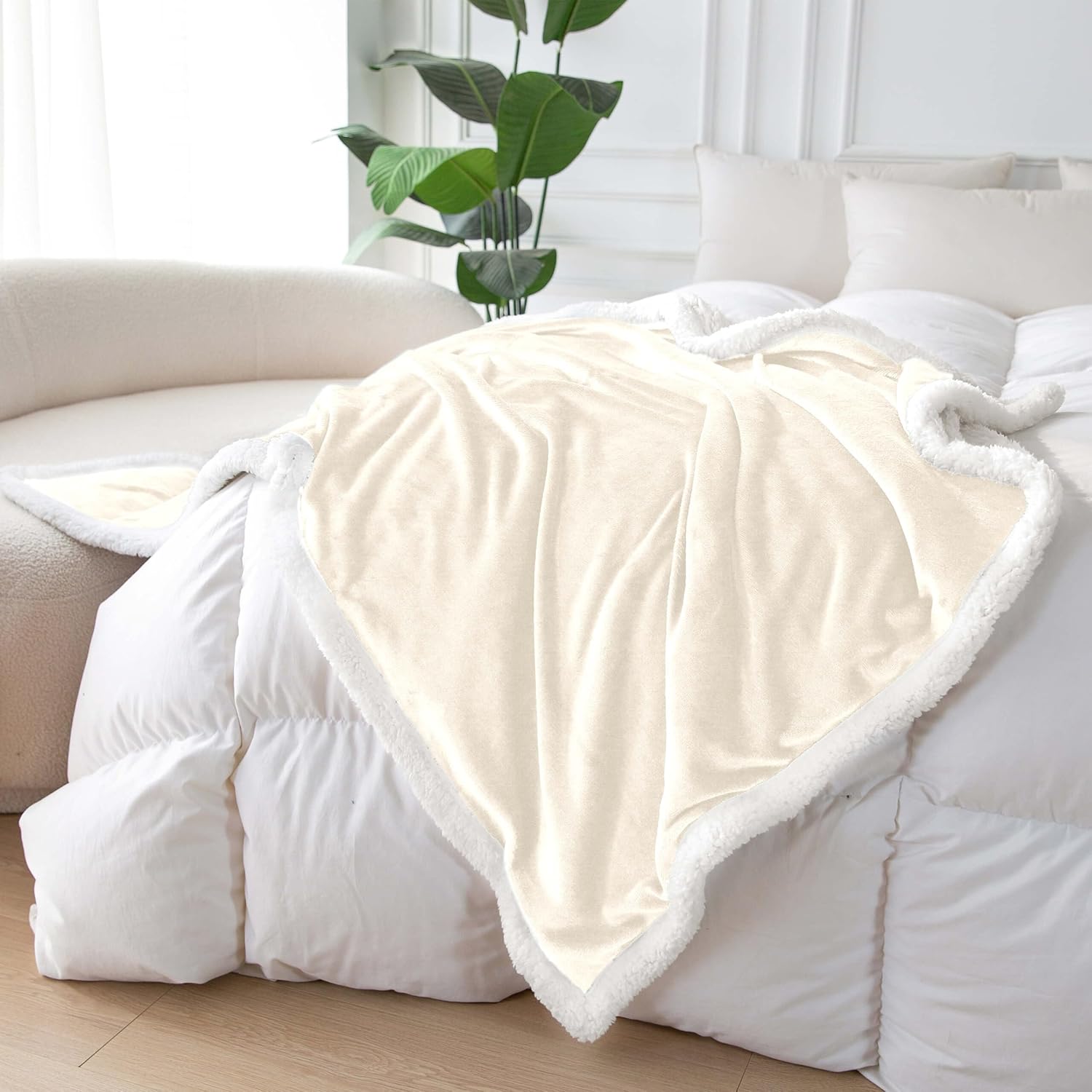 Manta de forro polar sherpa, manta suave y mullida para sofá cama, cálida y acogedora, beige, 50 x 60 pulgadas