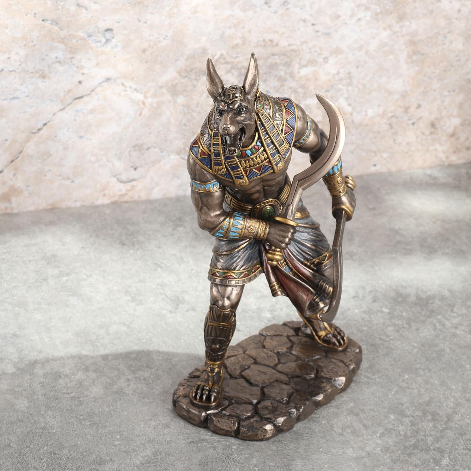 Veronese Design 8 78 pulgadas dios egipcio Anubis doble empuñadura Khopesh resina fundida en frío Escultura de acabado de bronce antiguo