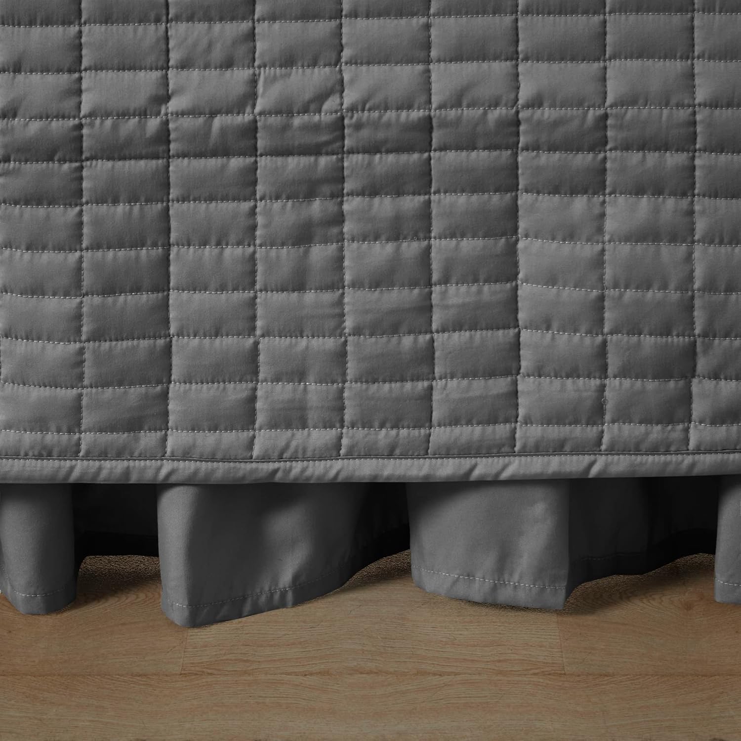 Comfort Spaces – Lujosa manta de verano con diseño de doble costura, ligera, suave, para todas las estaciones, con faldón, funda a juego, gris