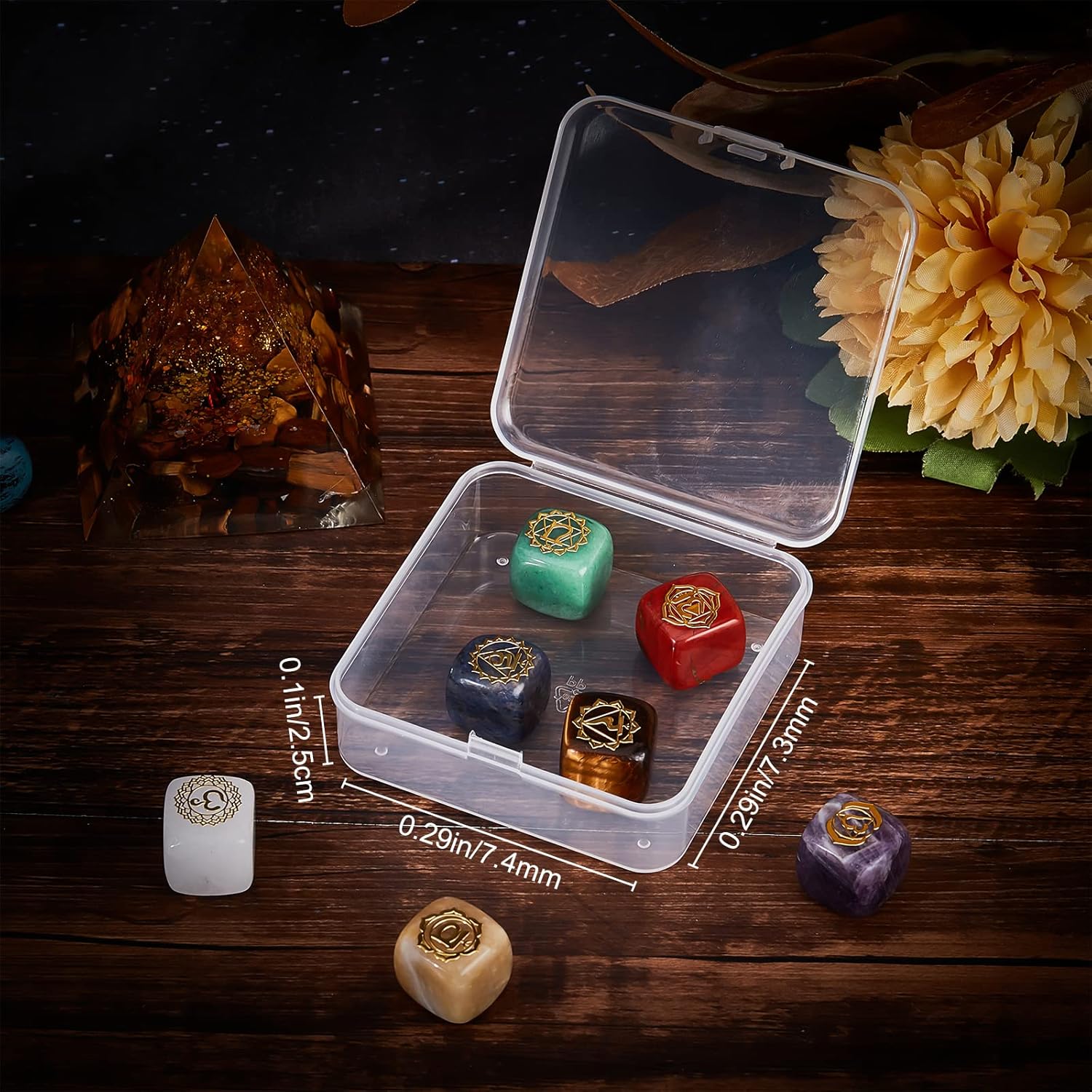 Beebeecraft 7 piezas de piedras de chakras de 7 colores, cristales naturales, cubito, piedras preciosas cuadradas chapadas en oro, patrón de chakras