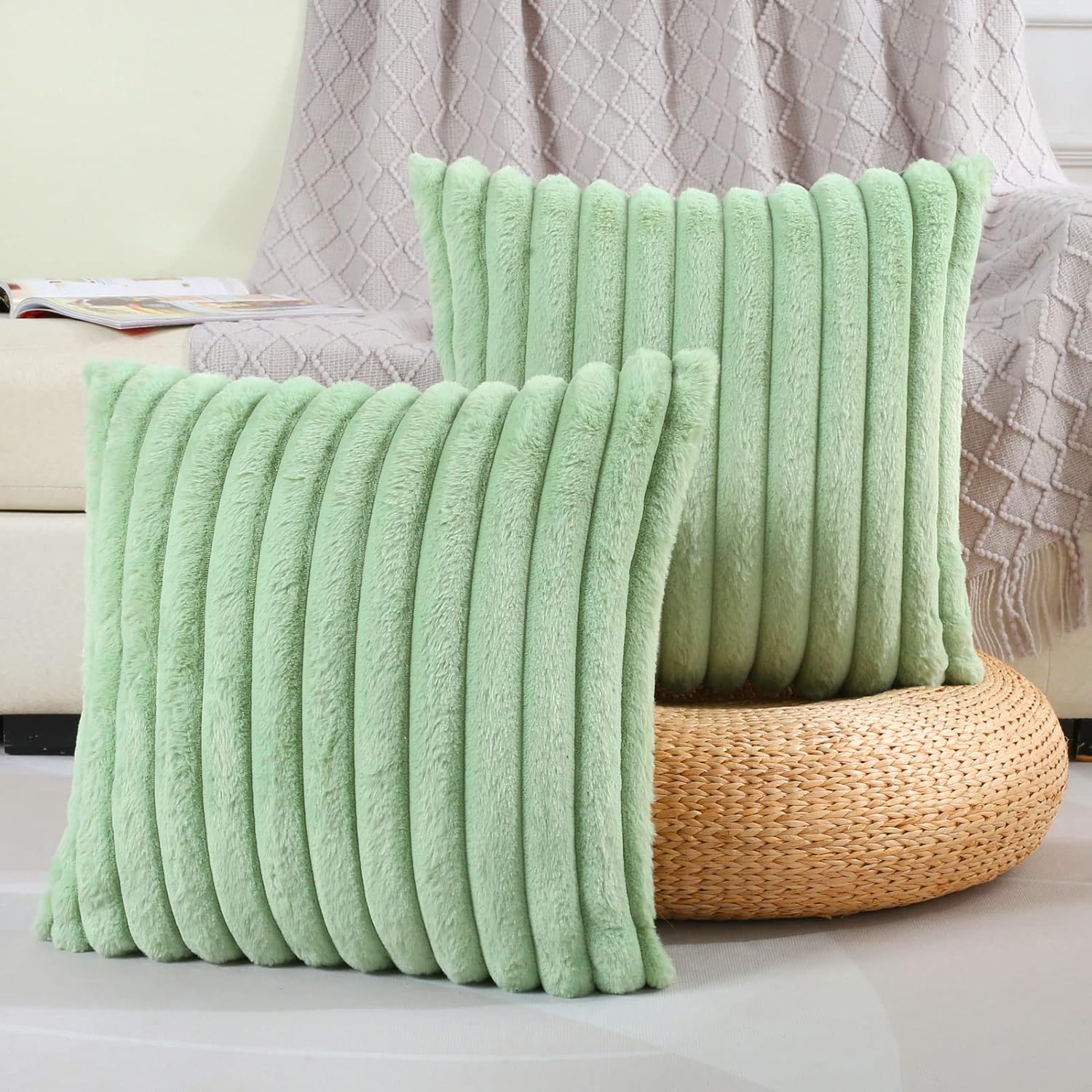 FUTEI Juego de 2 fundas de almohada decorativas a rayas verdes salvia de 22 x 22 pulgadas, fundas cuadradas de almohada para sofá, suave y acogedora