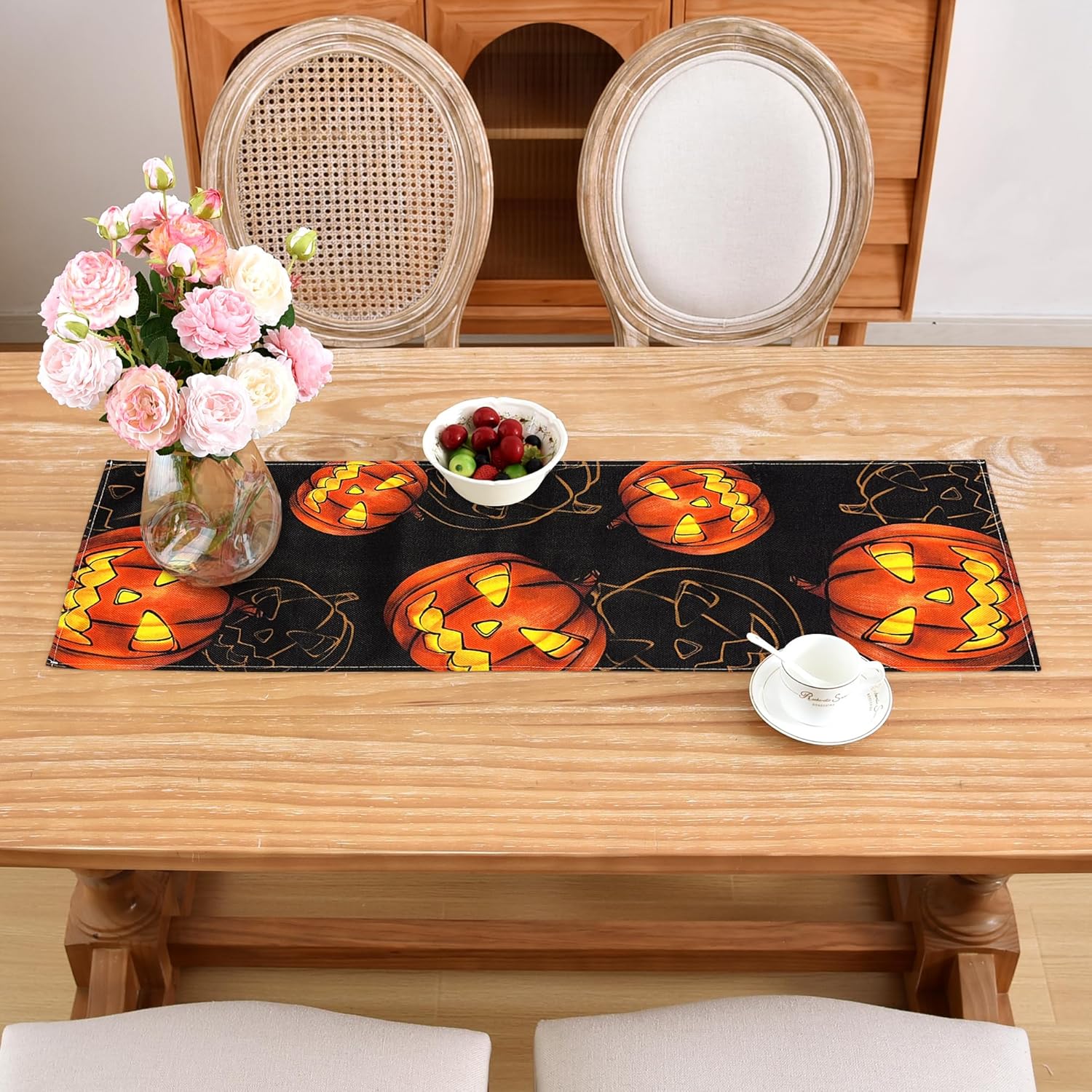Camino de mesa de Feliz Halloween, camino rectangular negro y naranja con calabaza malvada para decoración de mesa de comedor o decoración de fiesta