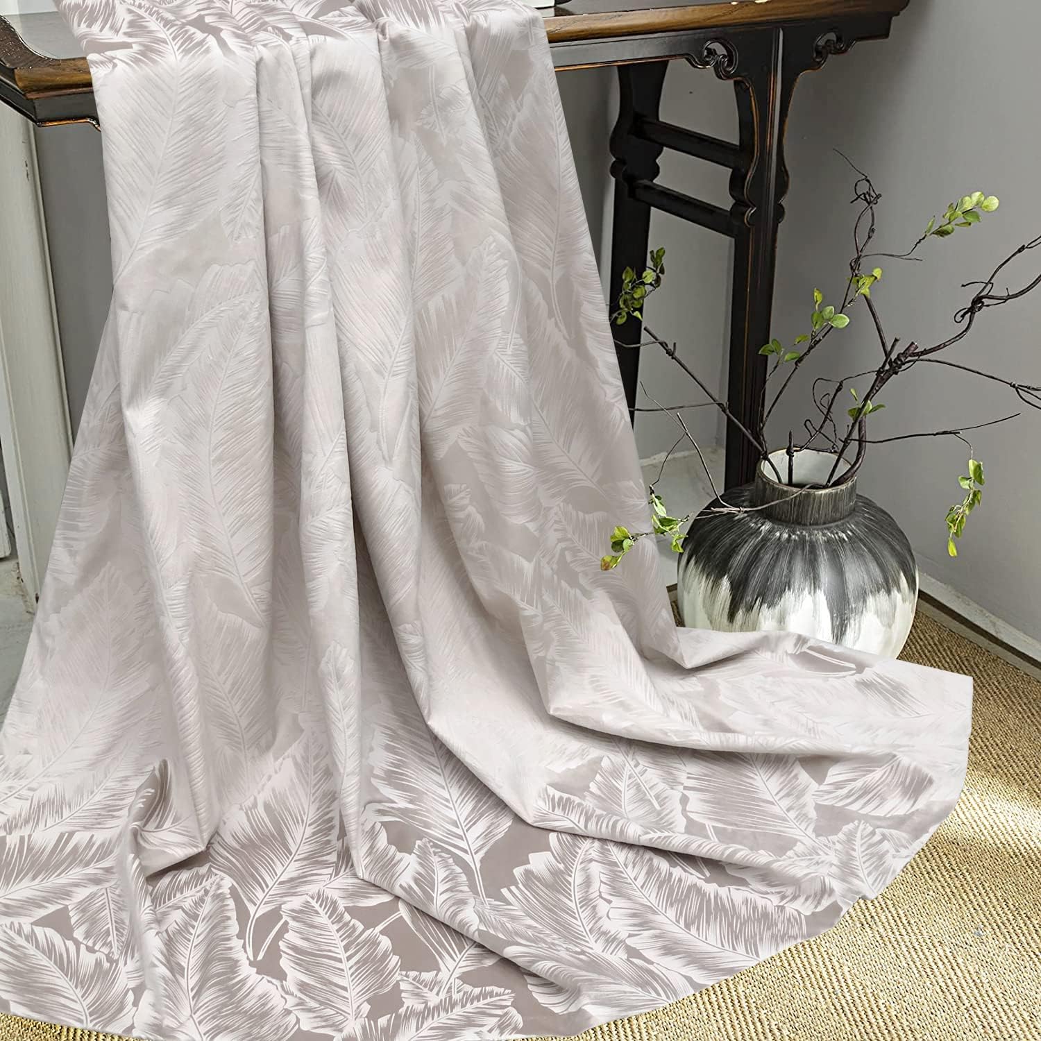 always4u Cortinas de terciopelo en relieve, hojas de plátano, cortinas florales de terciopelo para sala de estar, dormitorio, 2 paneles, beige, 52 x