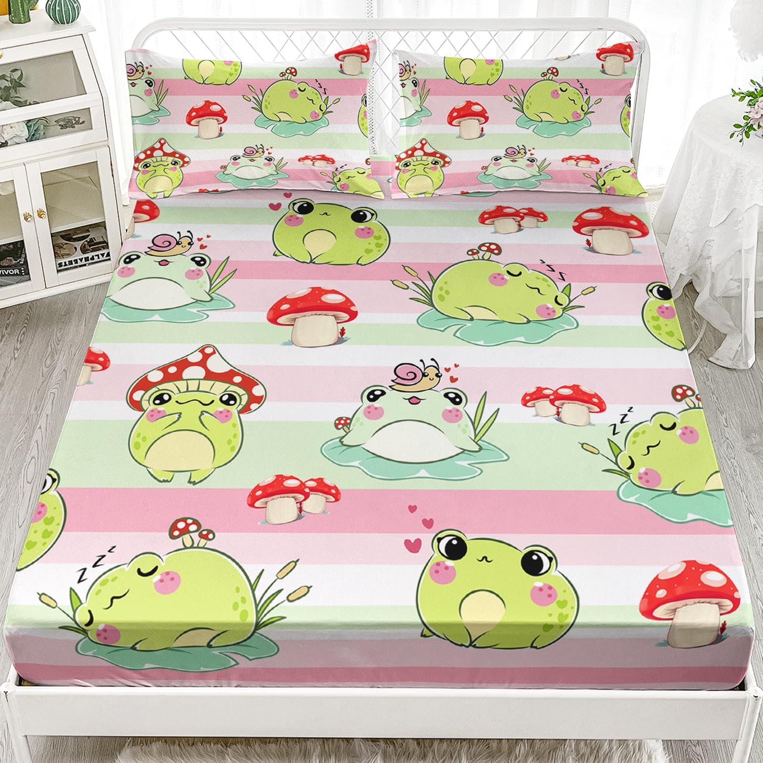 AILONEN Juego de sábanas bajeras de rana de dibujos animados, tamaño matrimonial, juego de sábanas coloridas de hongos rojos para niños y niñas, 3